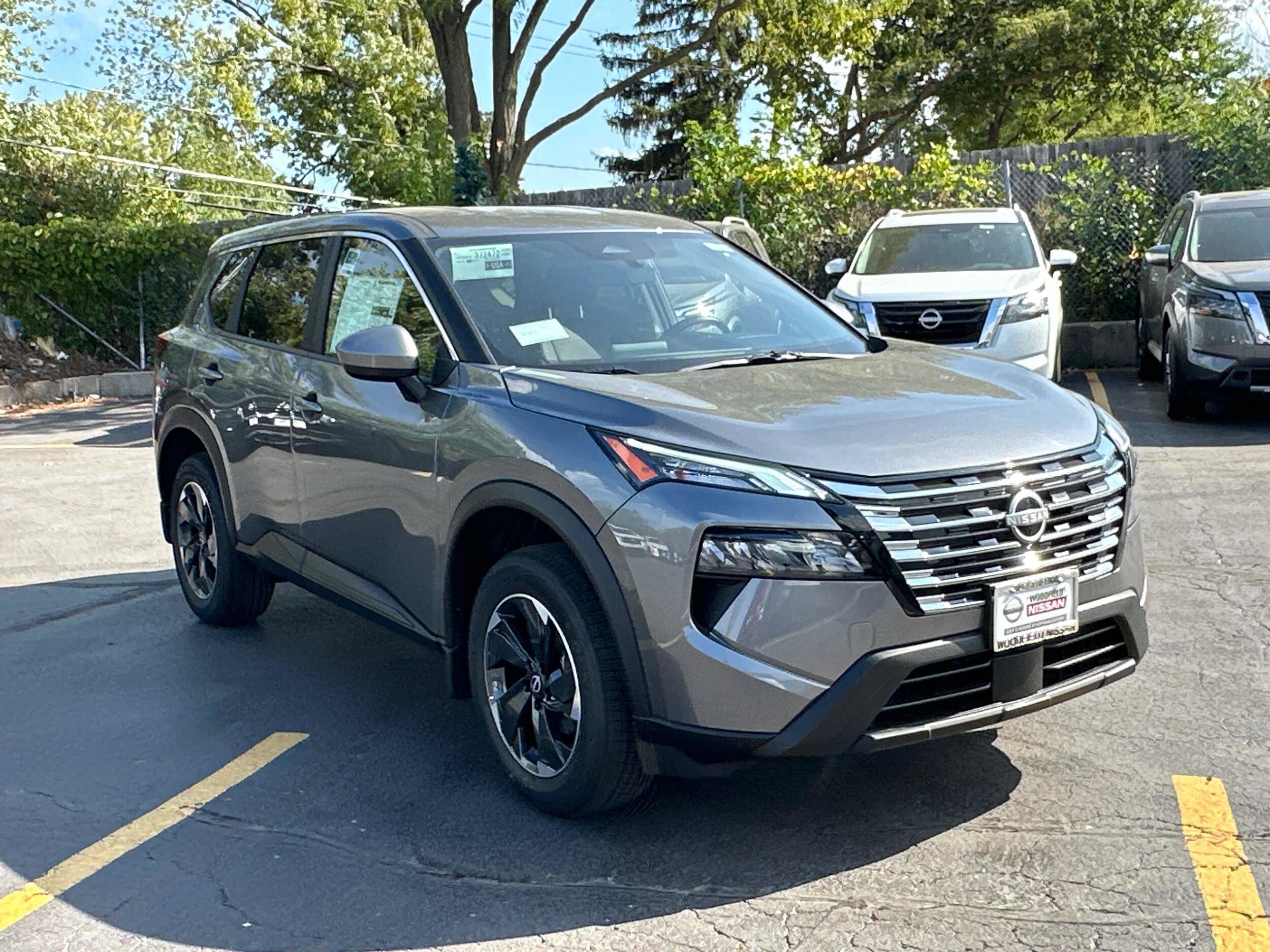 2026 Nissan Rogue SV photo 2