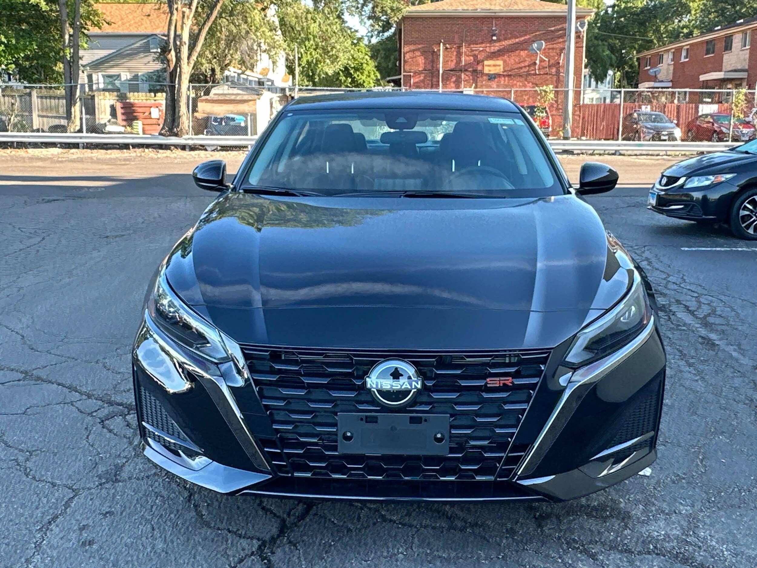 2025 Nissan Altima SR photo 2