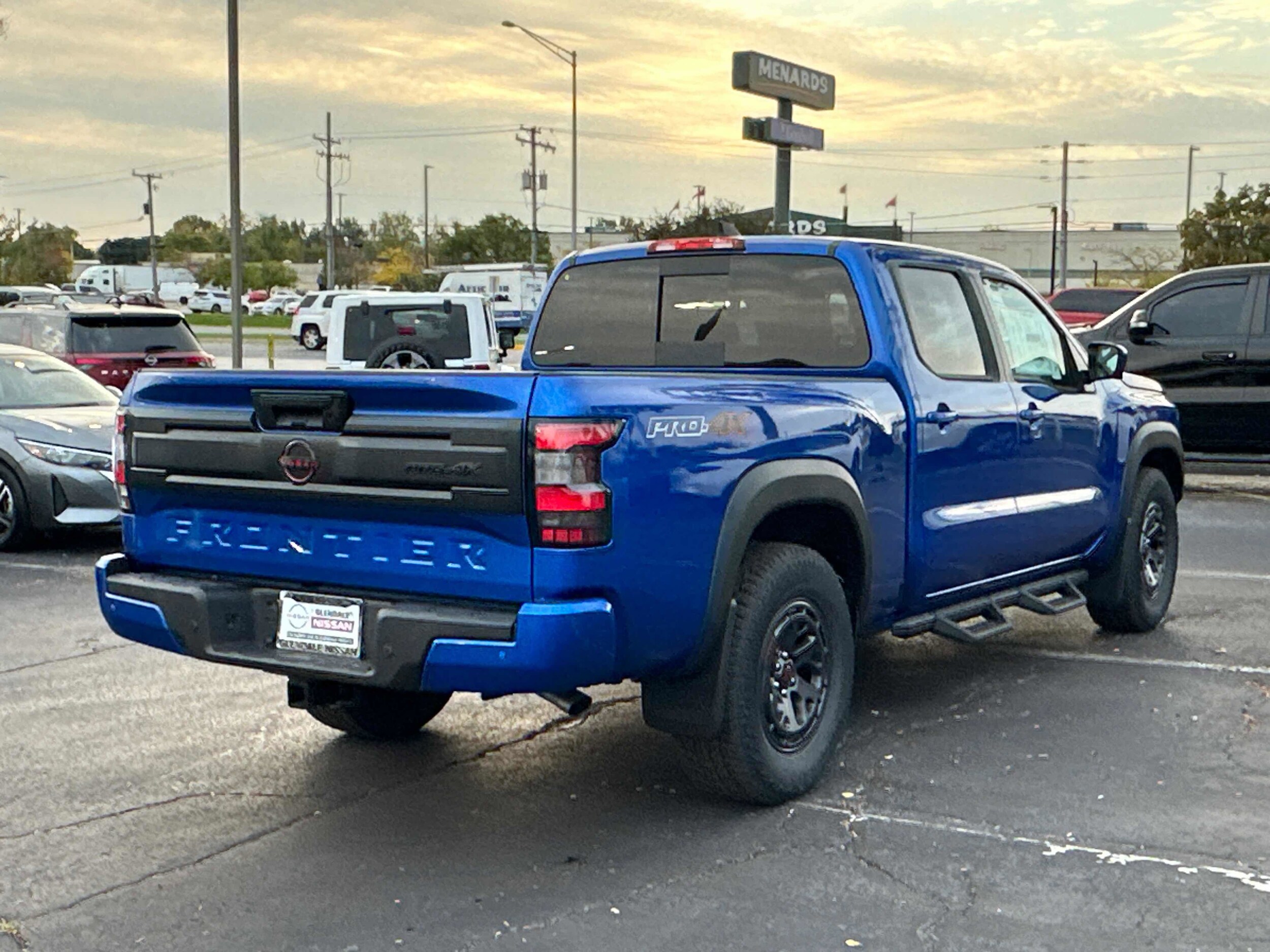 2026 Nissan Frontier PRO-4X Crew Cab photo 4