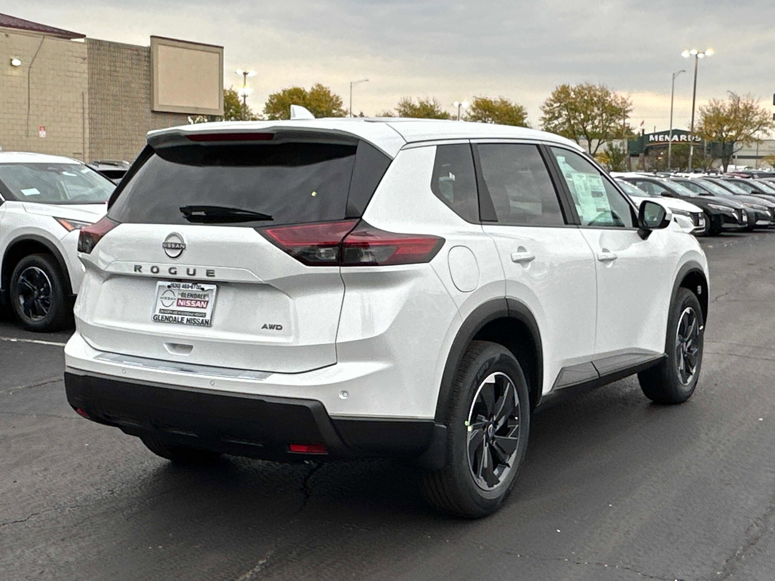2026 Nissan Rogue AWD SV photo 4
