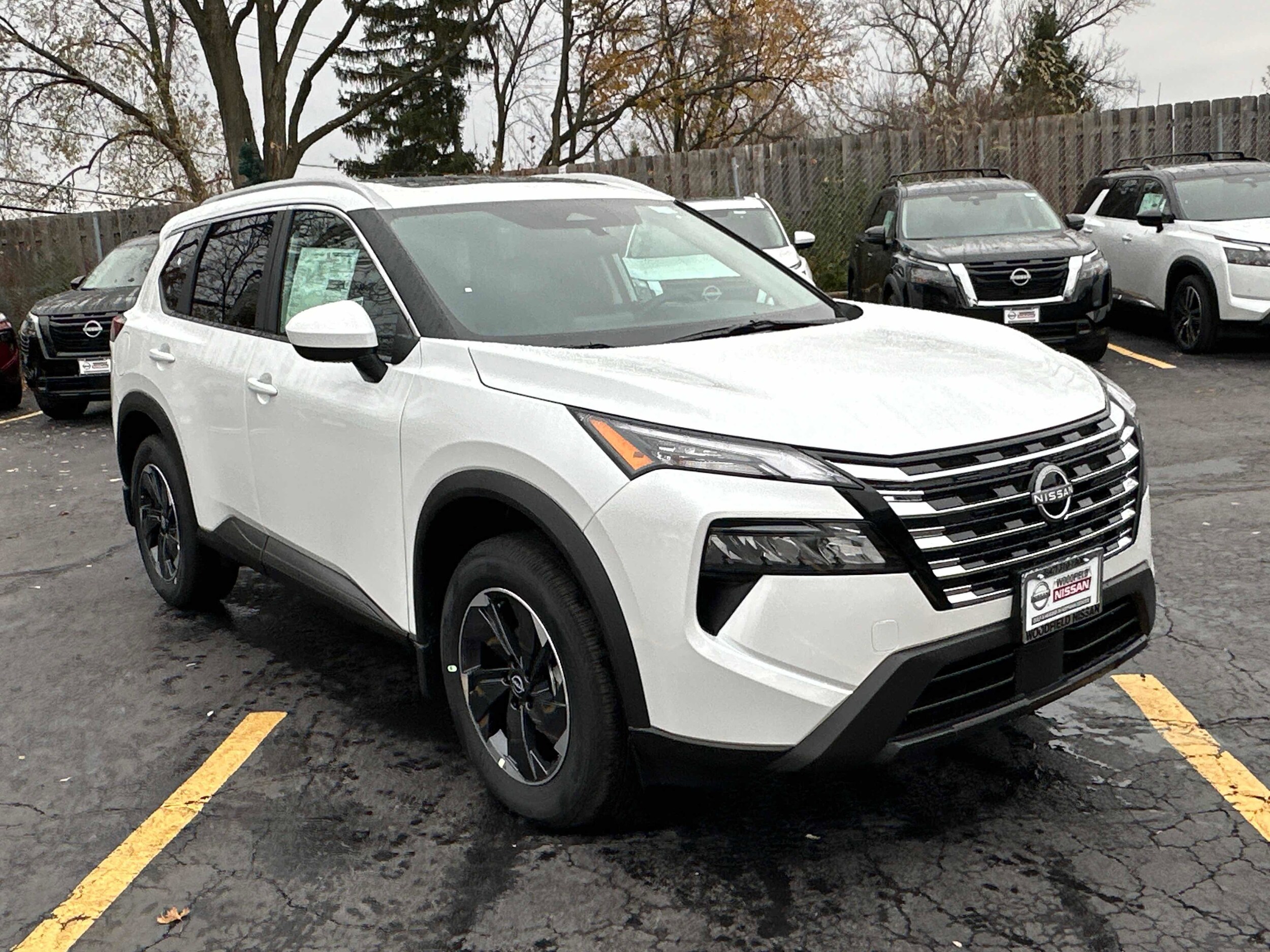 2026 Nissan Rogue AWD SV photo 2