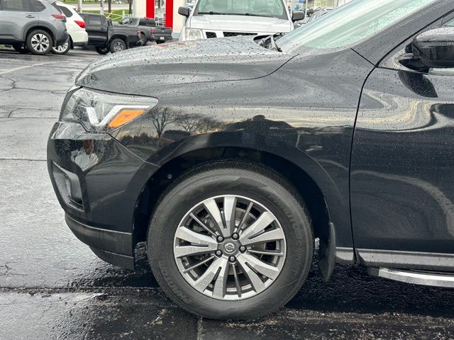 2020 Nissan Pathfinder SV photo 6