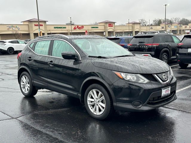 2018 Nissan Rogue Sport SV photo 2