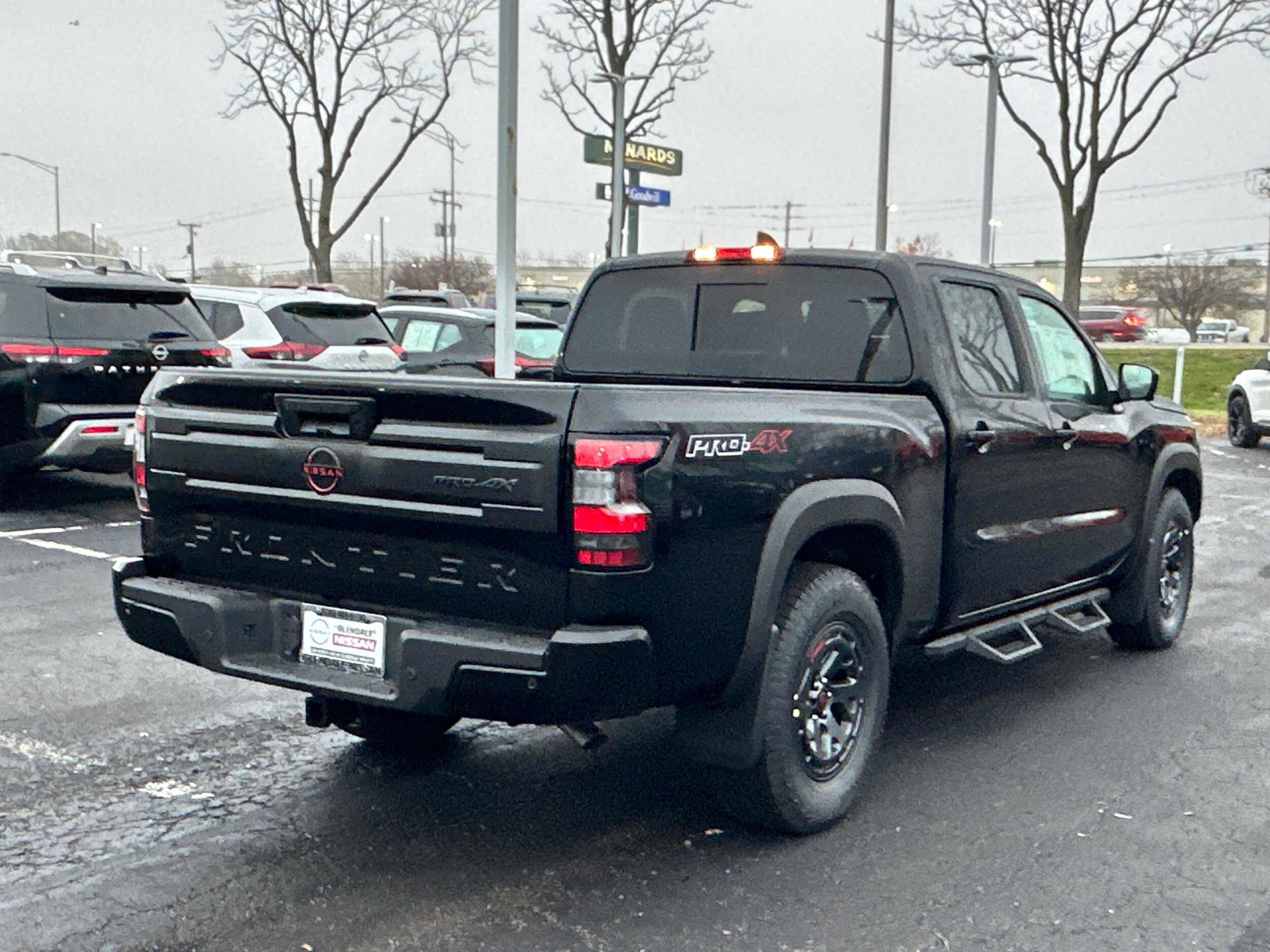 2026 Nissan Frontier PRO-4X Crew Cab photo 4