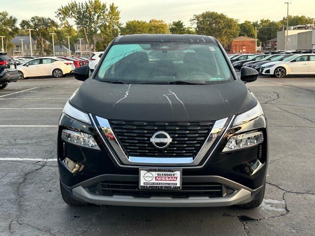 2023 Nissan Rogue SV photo 2