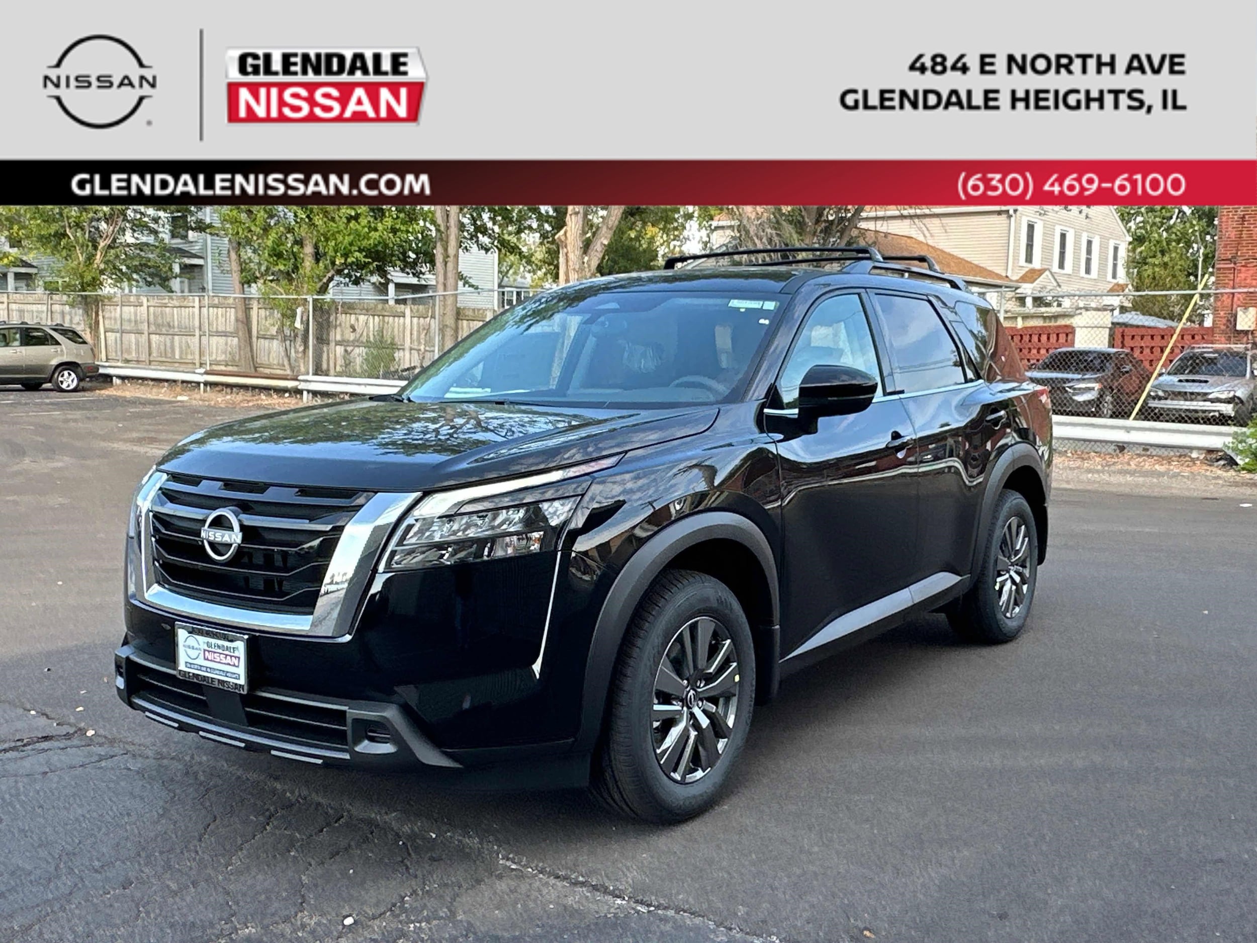 2025 Nissan Pathfinder SV's photo