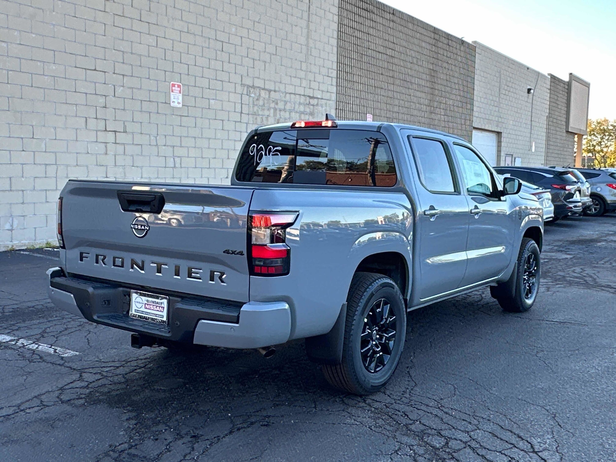 2026 Nissan Frontier Crew Cab SV photo 4