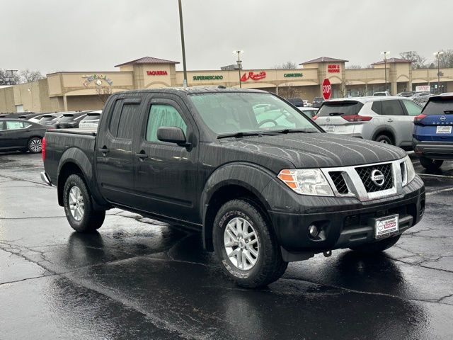 2014 Nissan Frontier SV photo 2