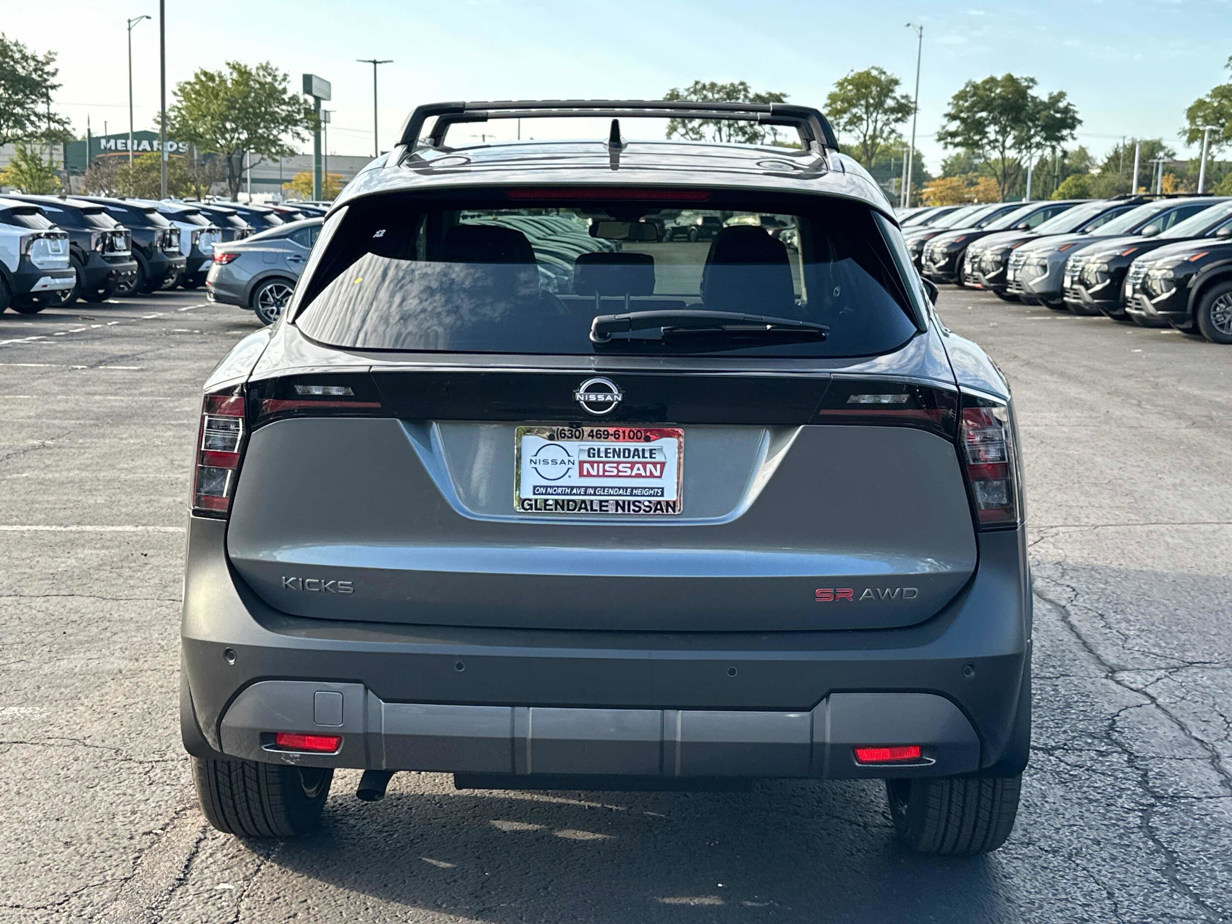 2026 Nissan Kicks SR photo 4