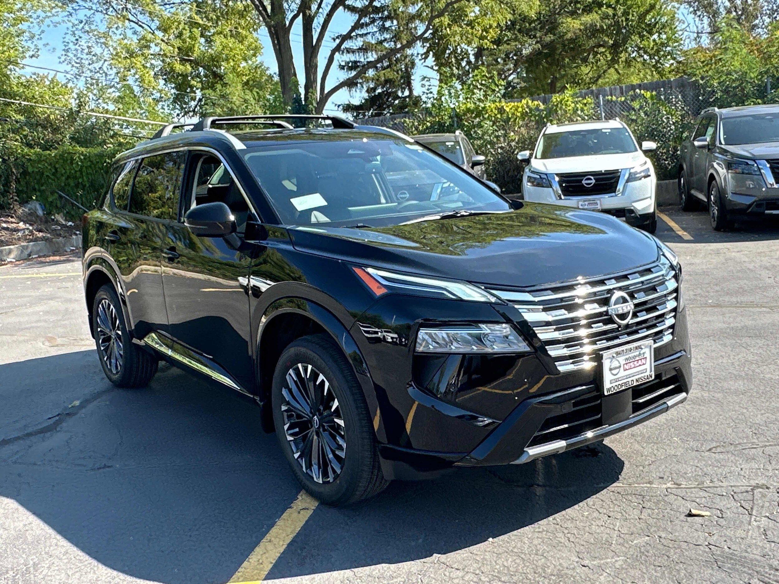 2026 Nissan Rogue Platinum photo 2