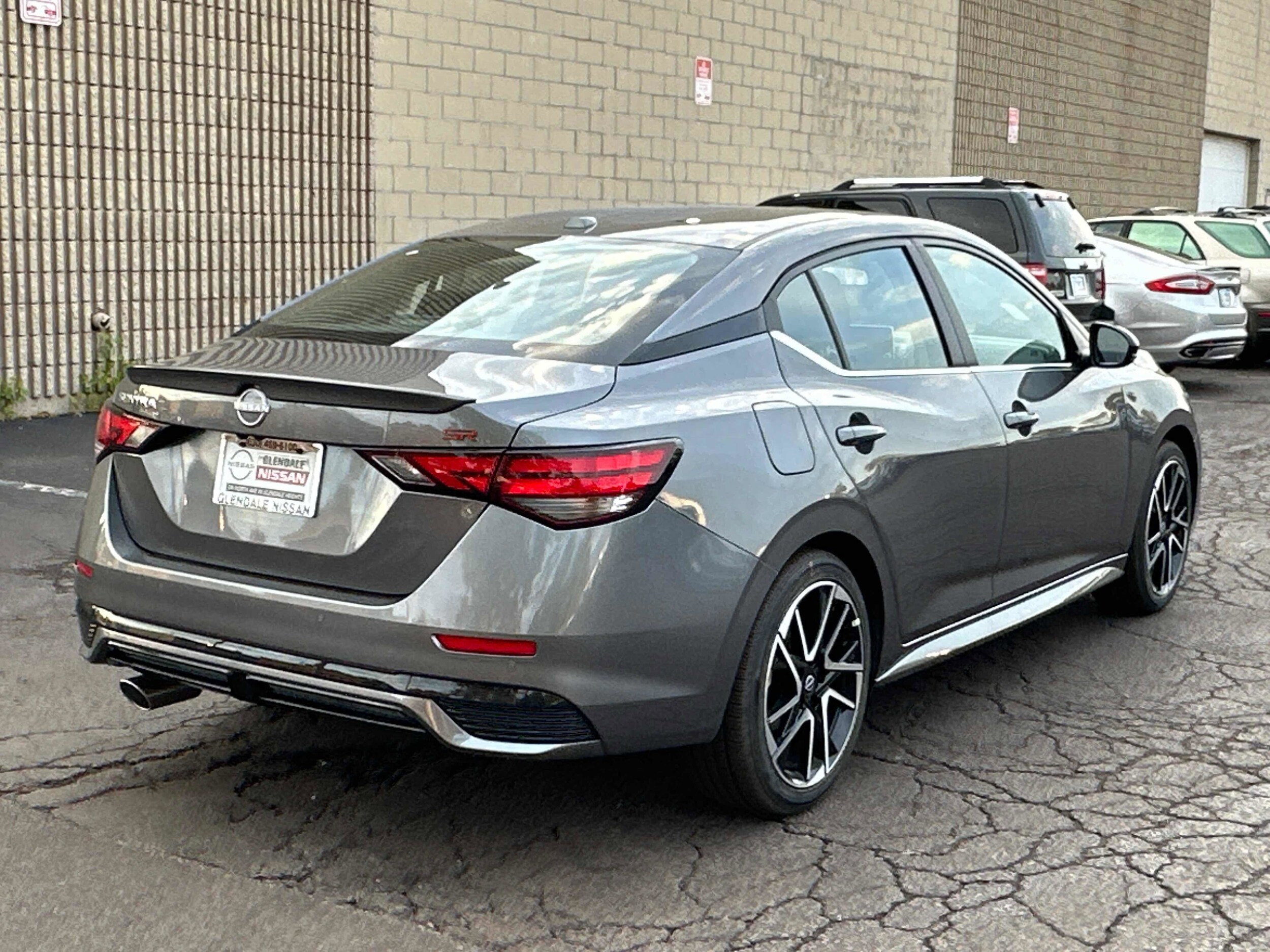 2025 Nissan Sentra SR photo 4