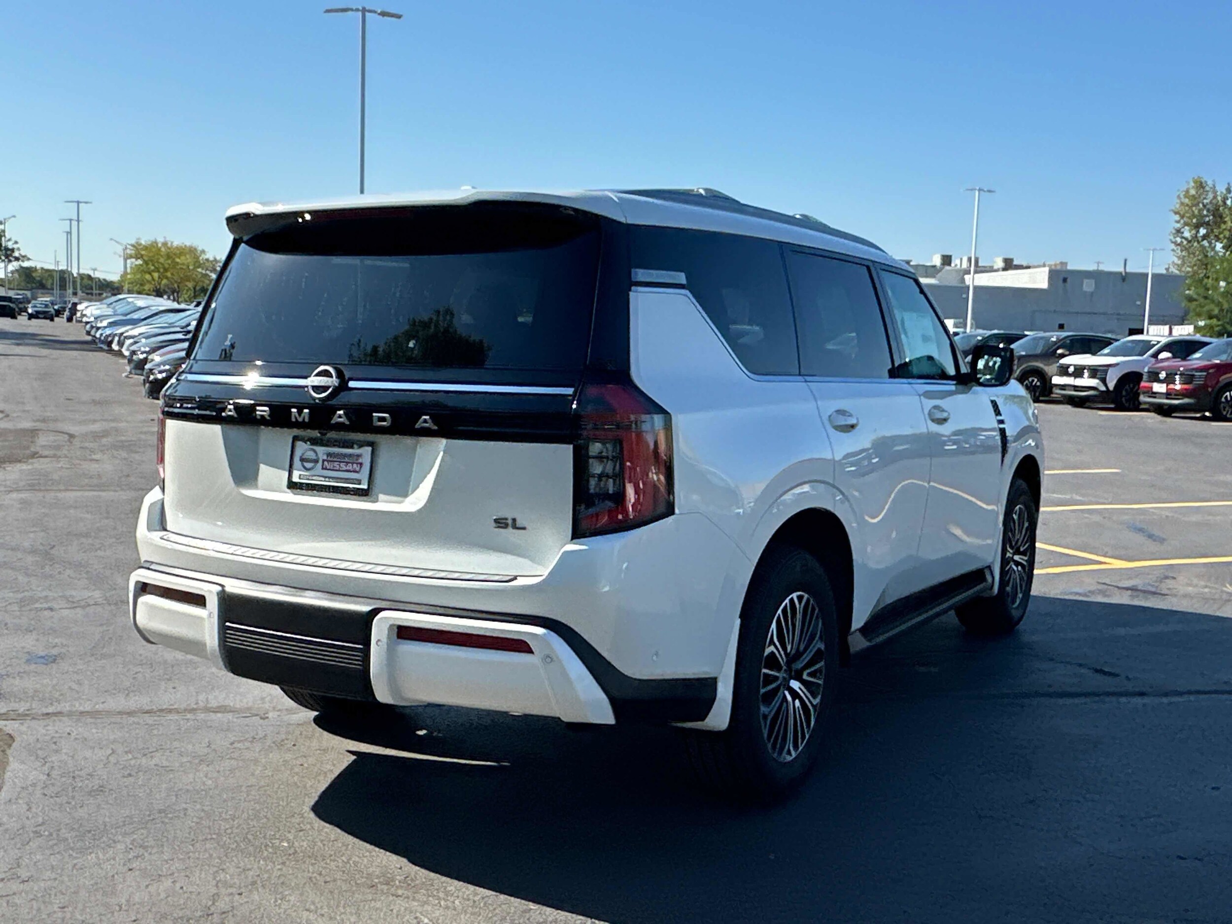 2026 Nissan Armada SL photo 3