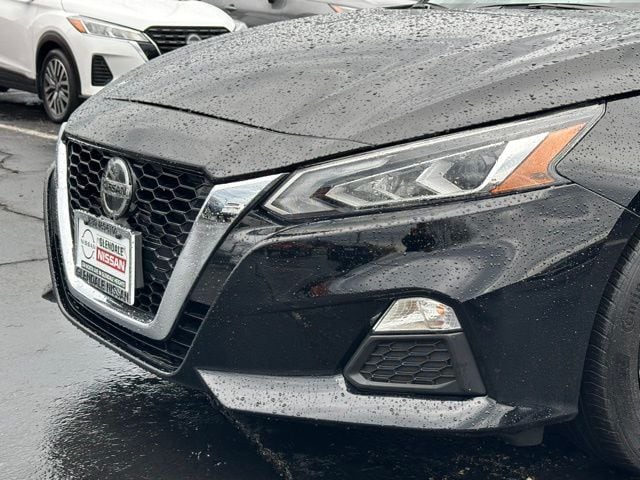 2022 Nissan Altima 2.5 SV photo 3