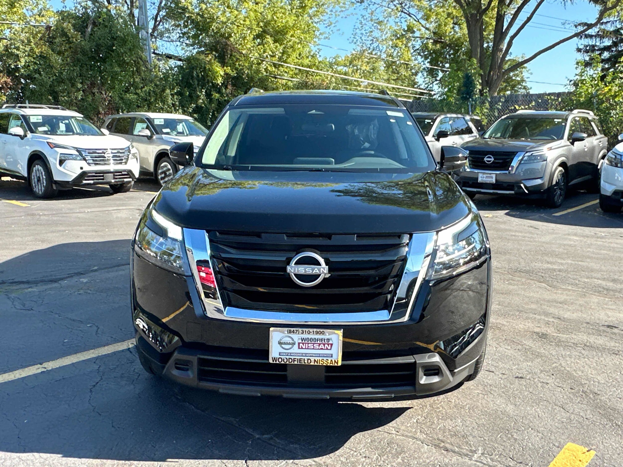 2025 Nissan Pathfinder SV photo 2