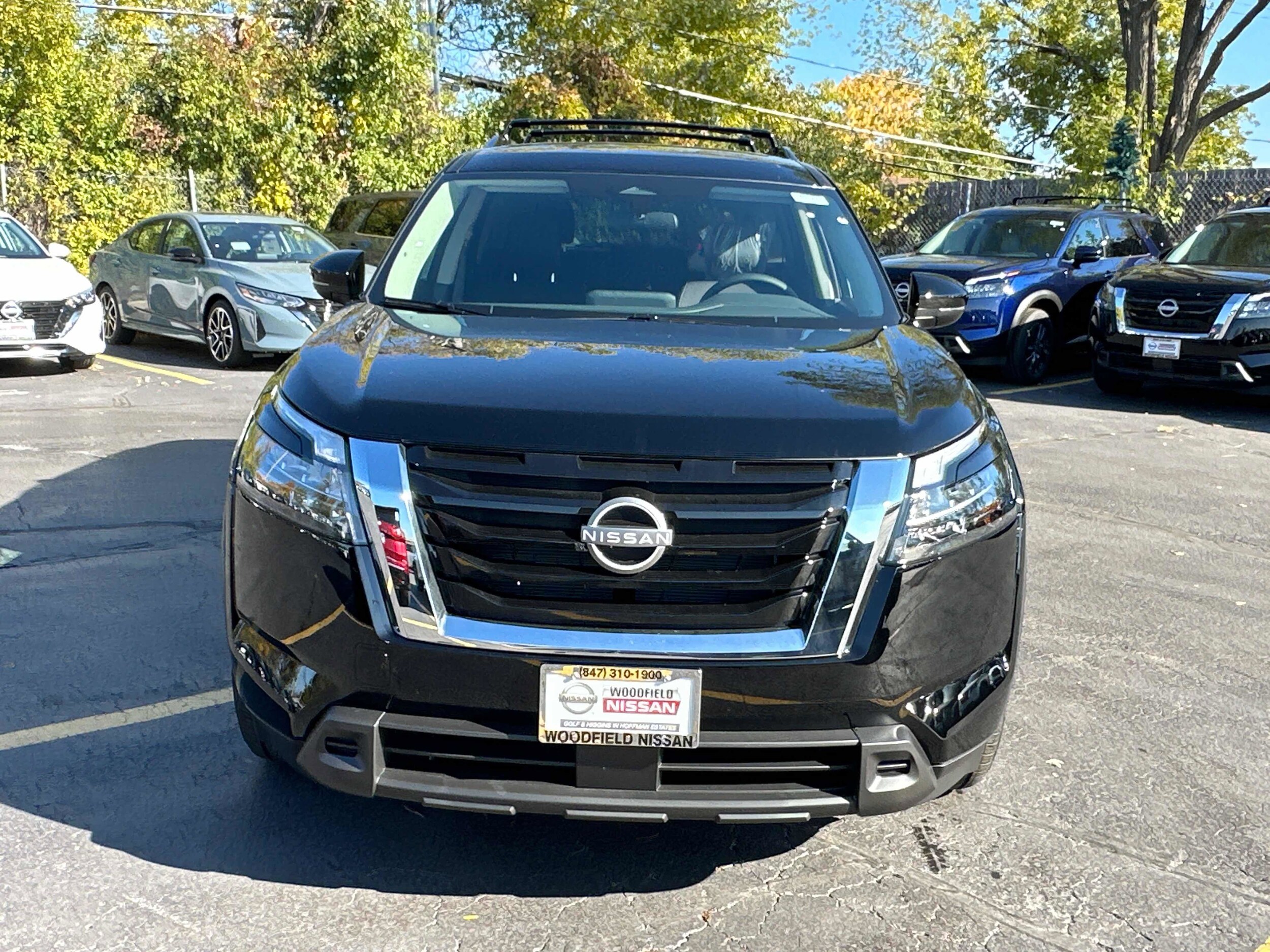 2025 Nissan Pathfinder SV photo 2