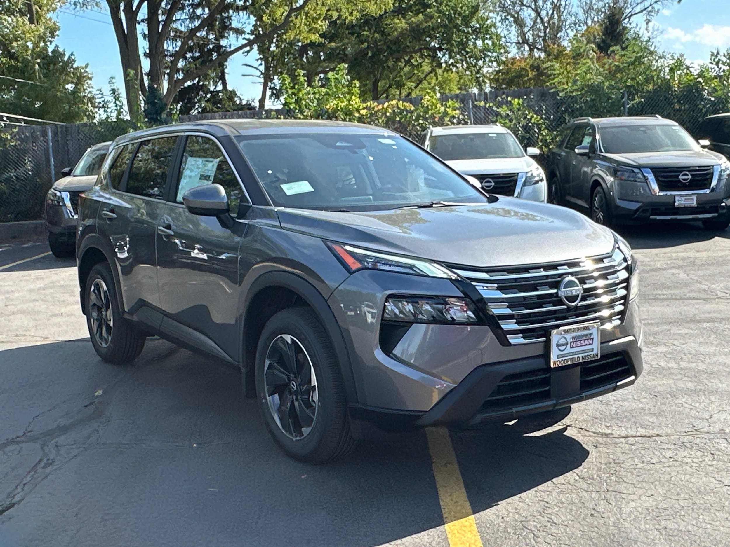 2026 Nissan Rogue SV photo 2