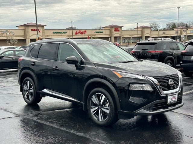 2023 Nissan Rogue SL photo 2