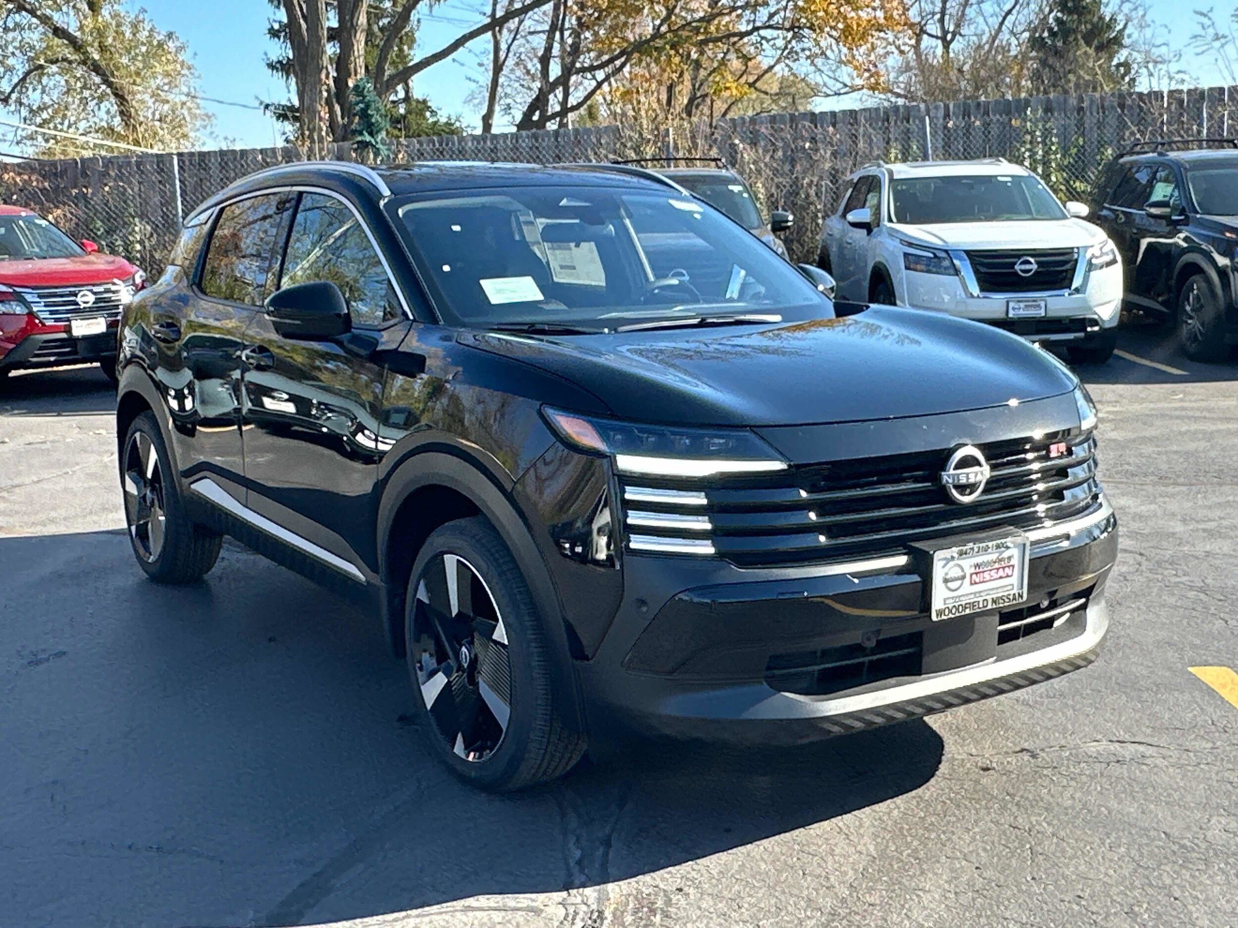 2026 Nissan Kicks SR photo 2