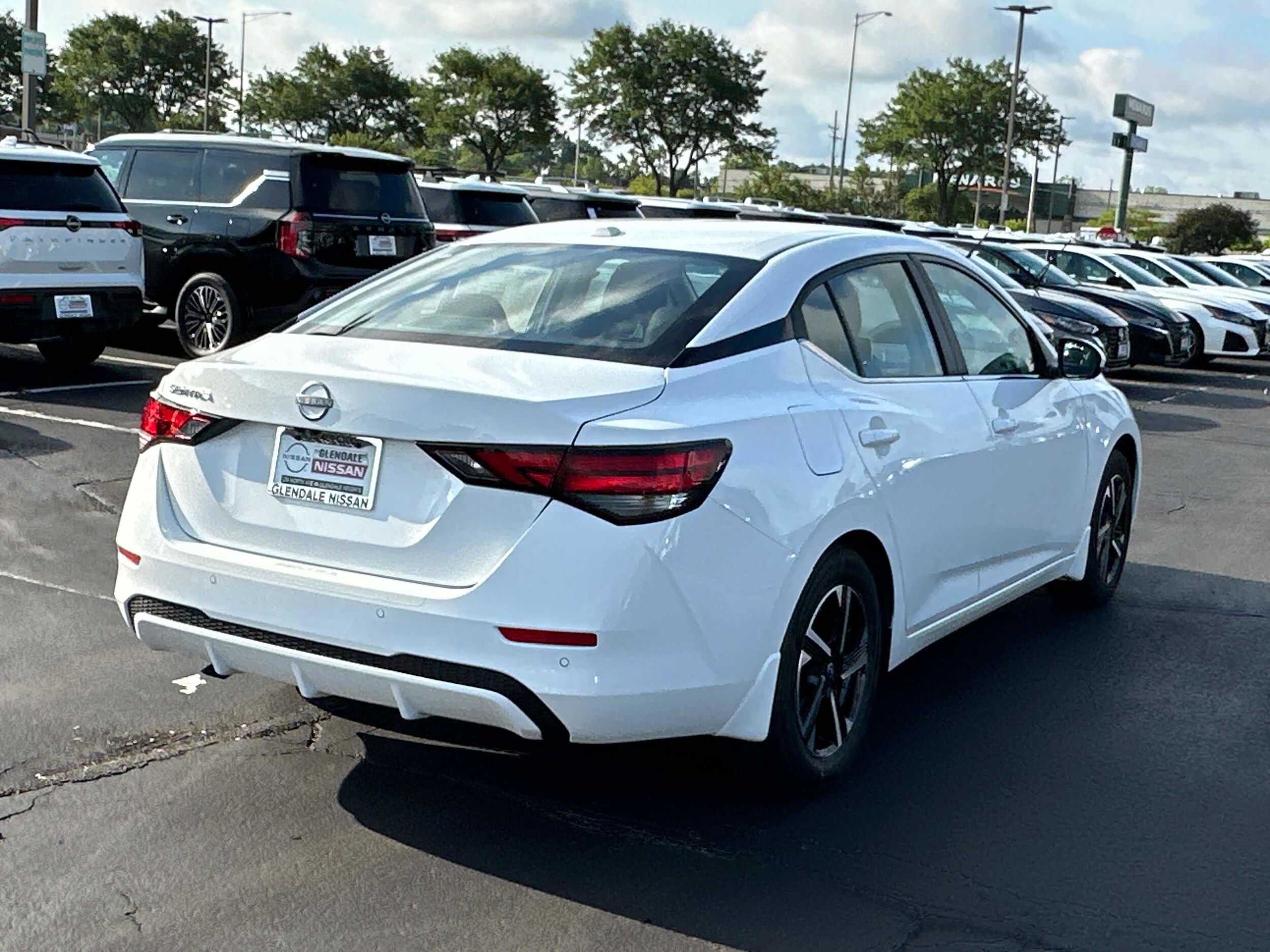 2025 Nissan Sentra SV photo 4