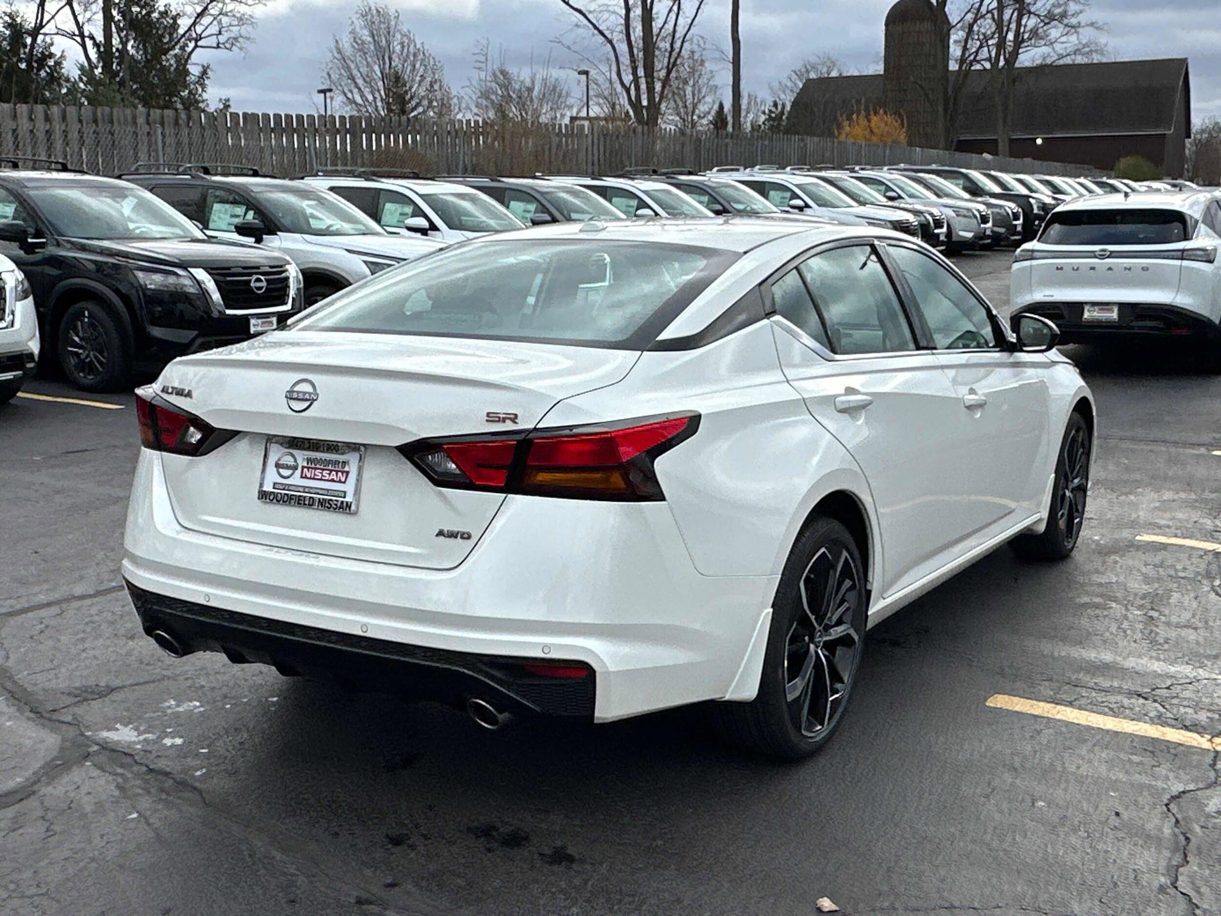 2025 Nissan Altima SR photo 2