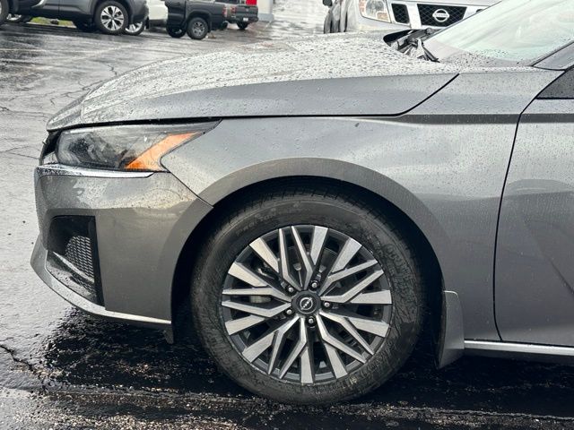 2023 Nissan Altima 2.5 SV photo 6