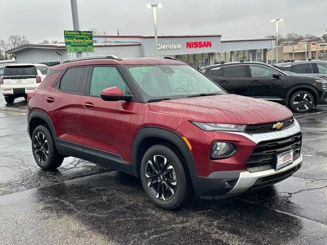 2022 Chevrolet Trailblazer LT photo 2