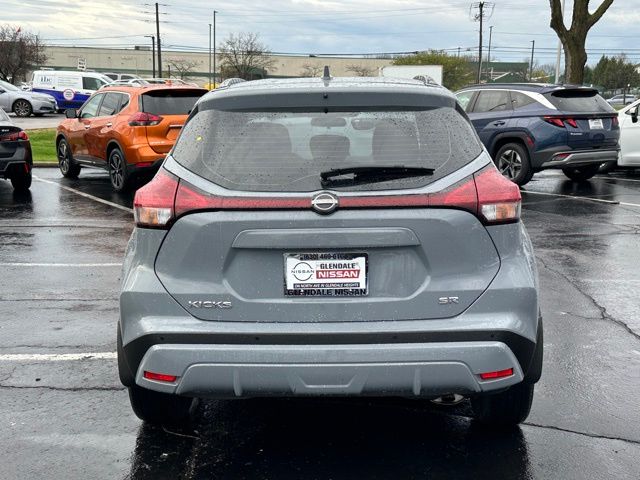 2023 Nissan Kicks SR photo 4