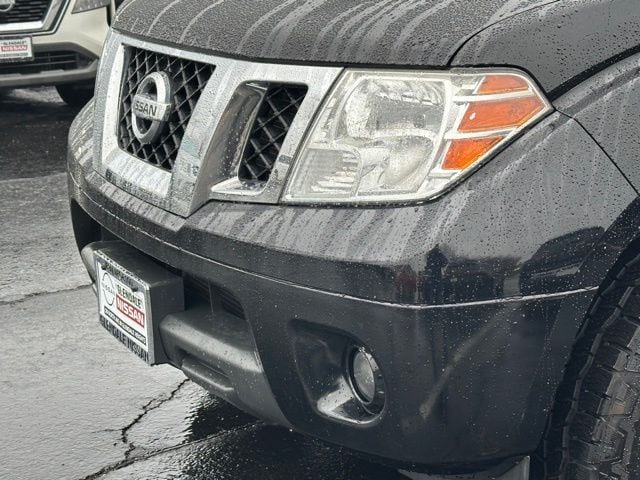 2014 Nissan Frontier SV photo 3