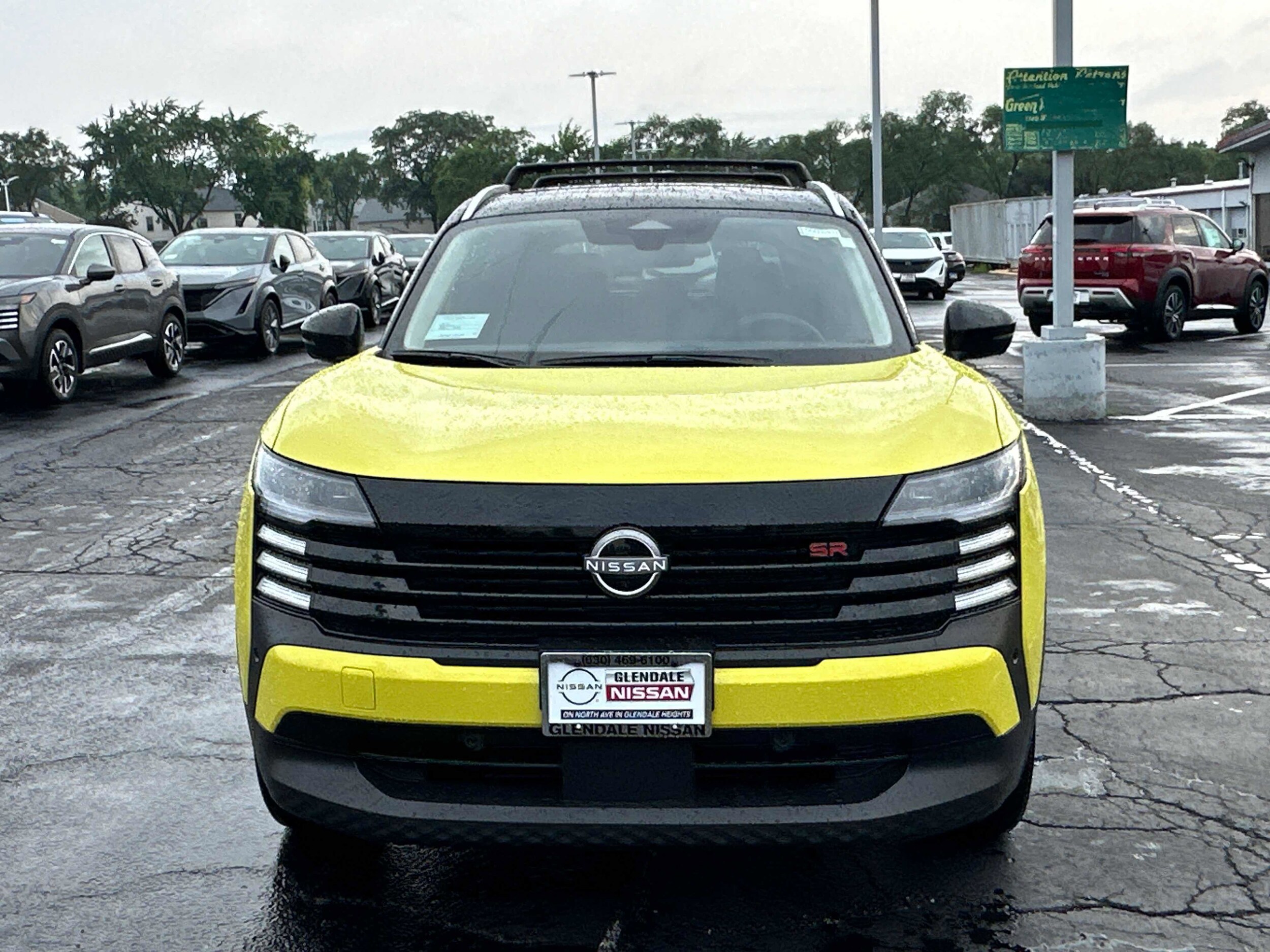 2025 Nissan Kicks SR photo 2