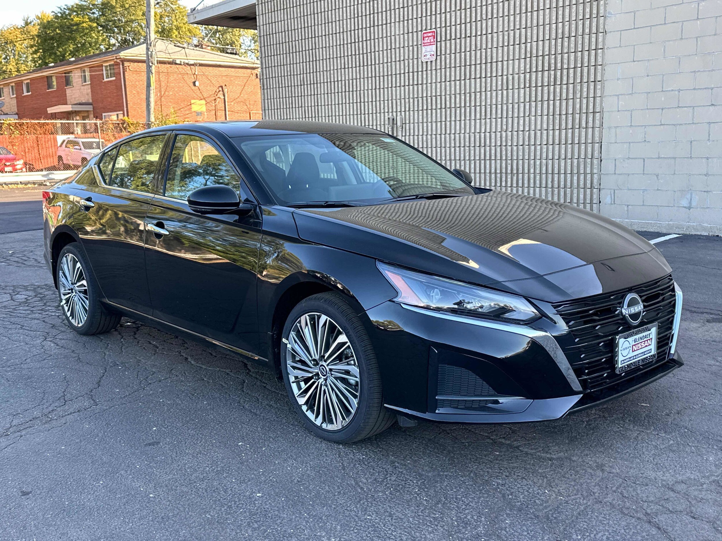 2025 Nissan Altima SL photo 3