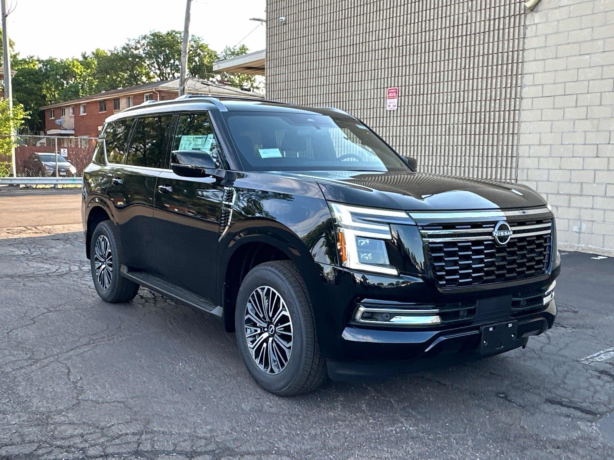 2025 Nissan Armada SL photo 3