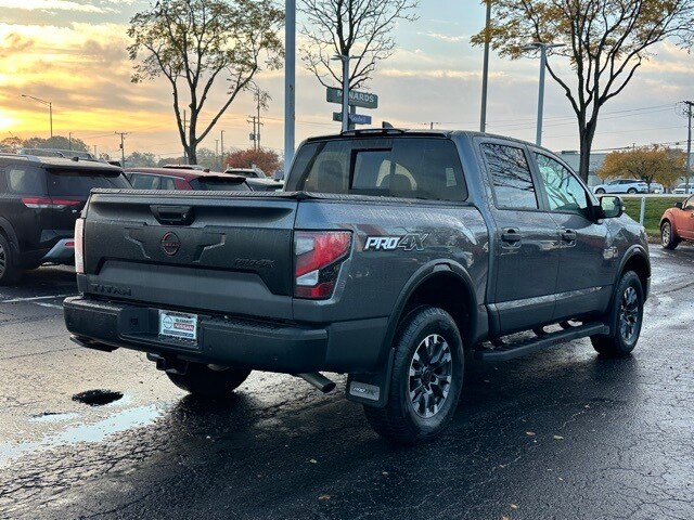 2024 Nissan Titan PRO-4X photo 4