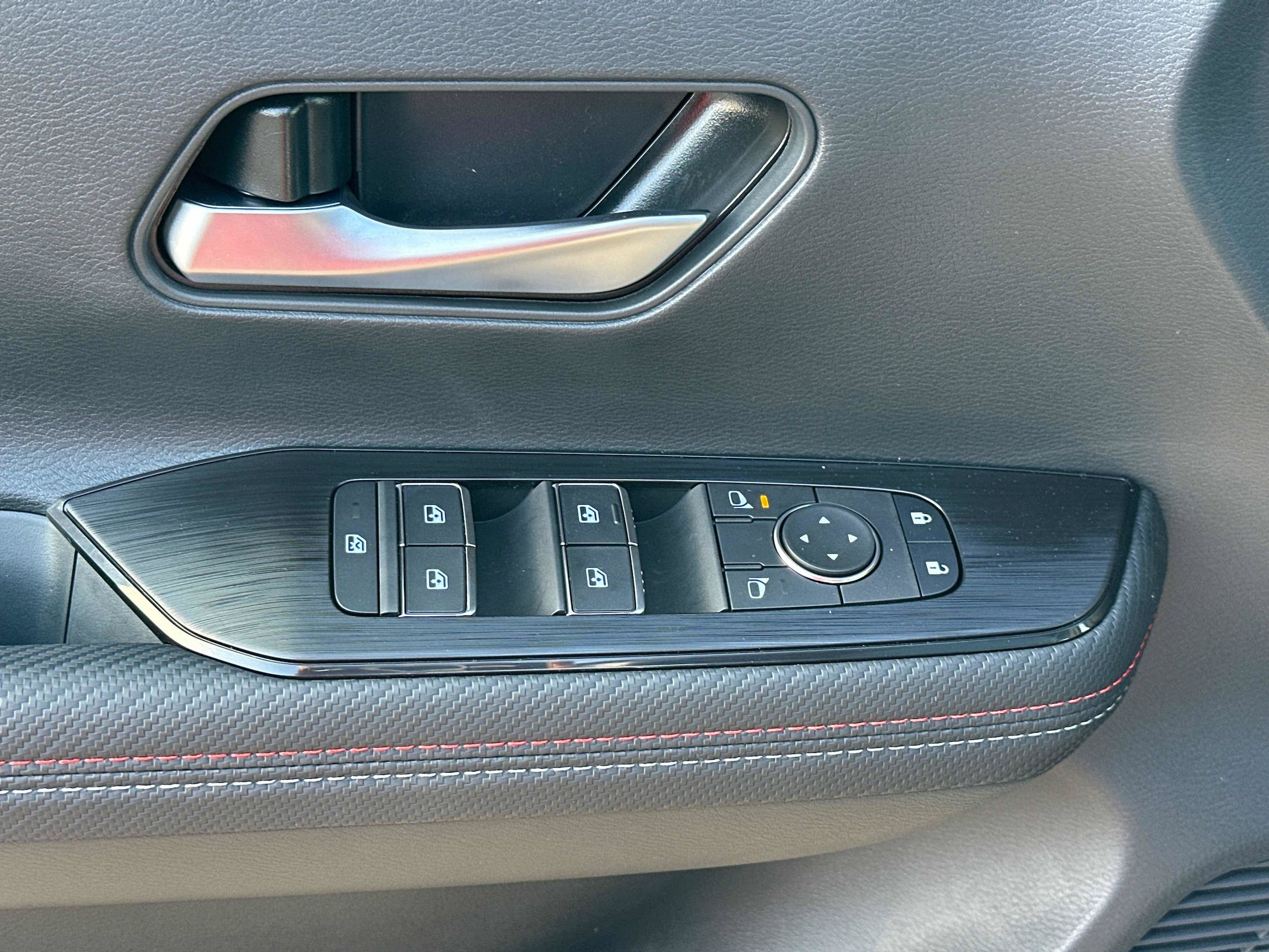2026 Nissan KICKS SR AWD - Photo 12