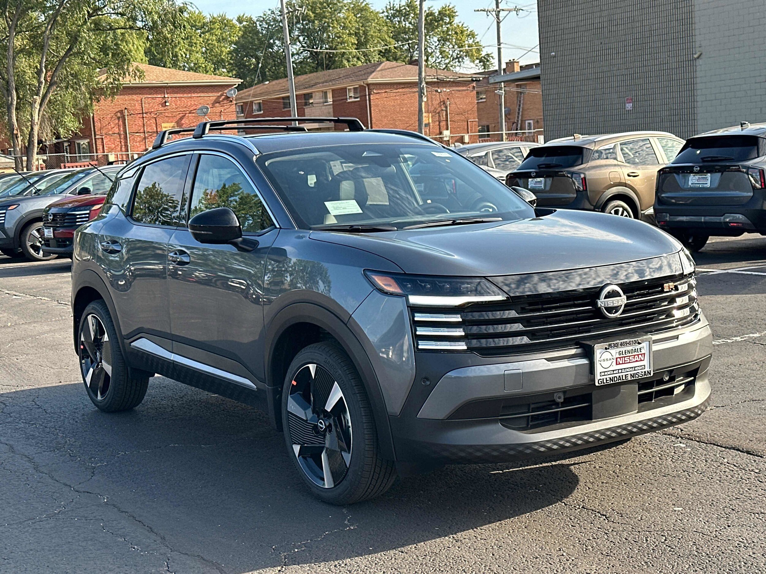 2026 Nissan Kicks SR photo 3
