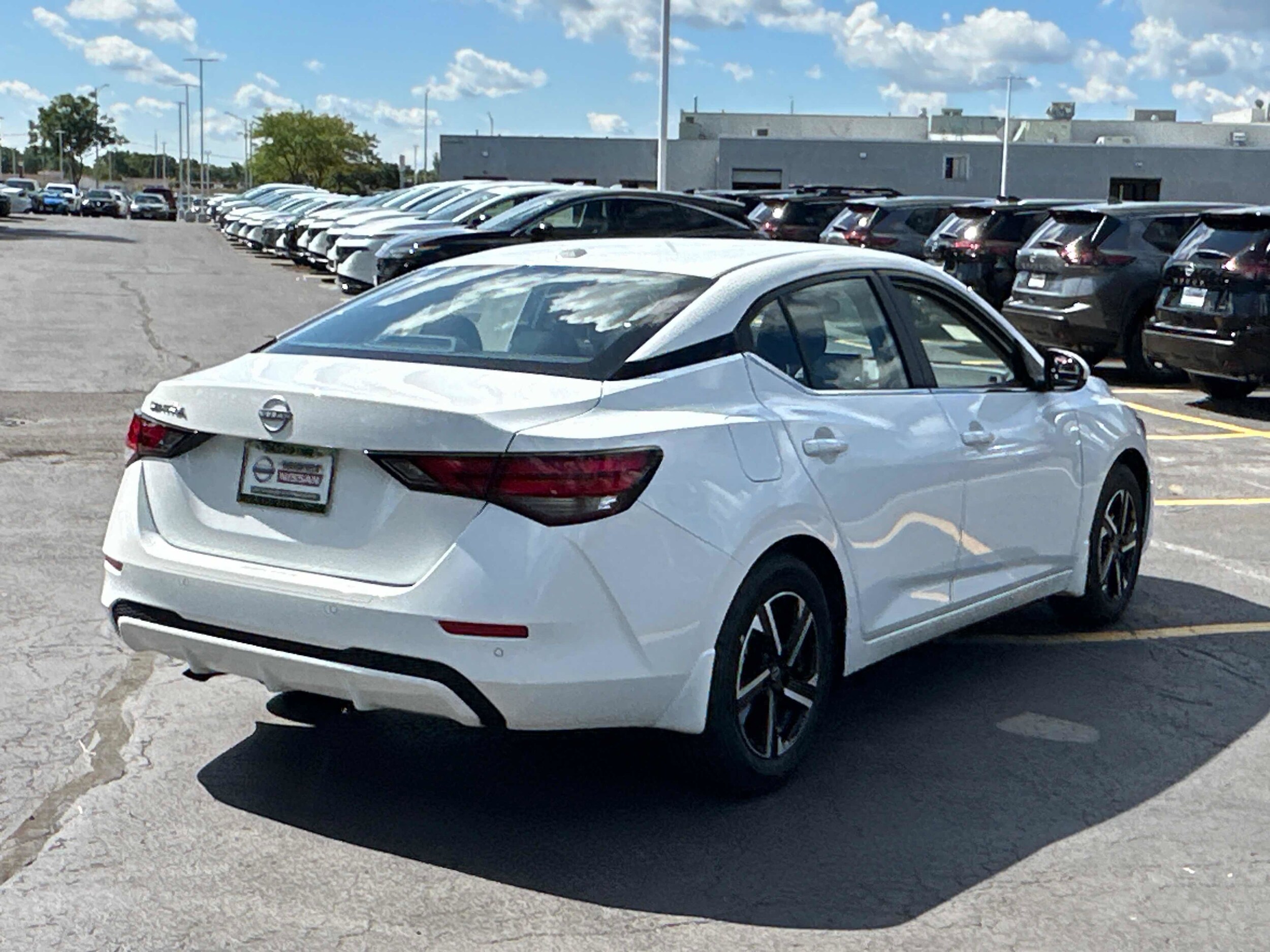 2025 Nissan Sentra SV photo 4
