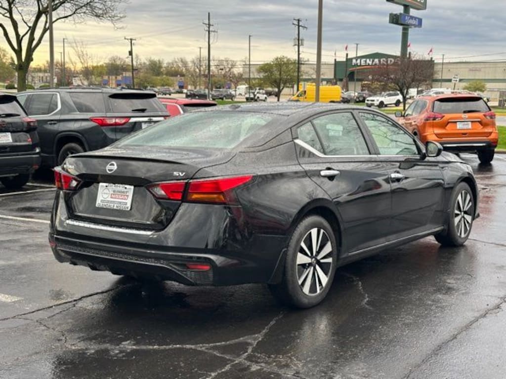 Used 2022 Nissan Altima 2.5 SV Sedan