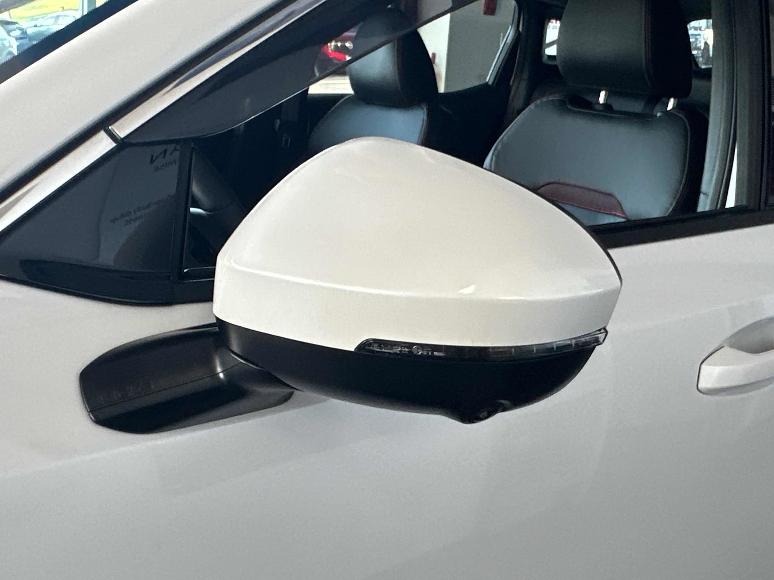 2025 Nissan Kicks SR AWD - Photo 11