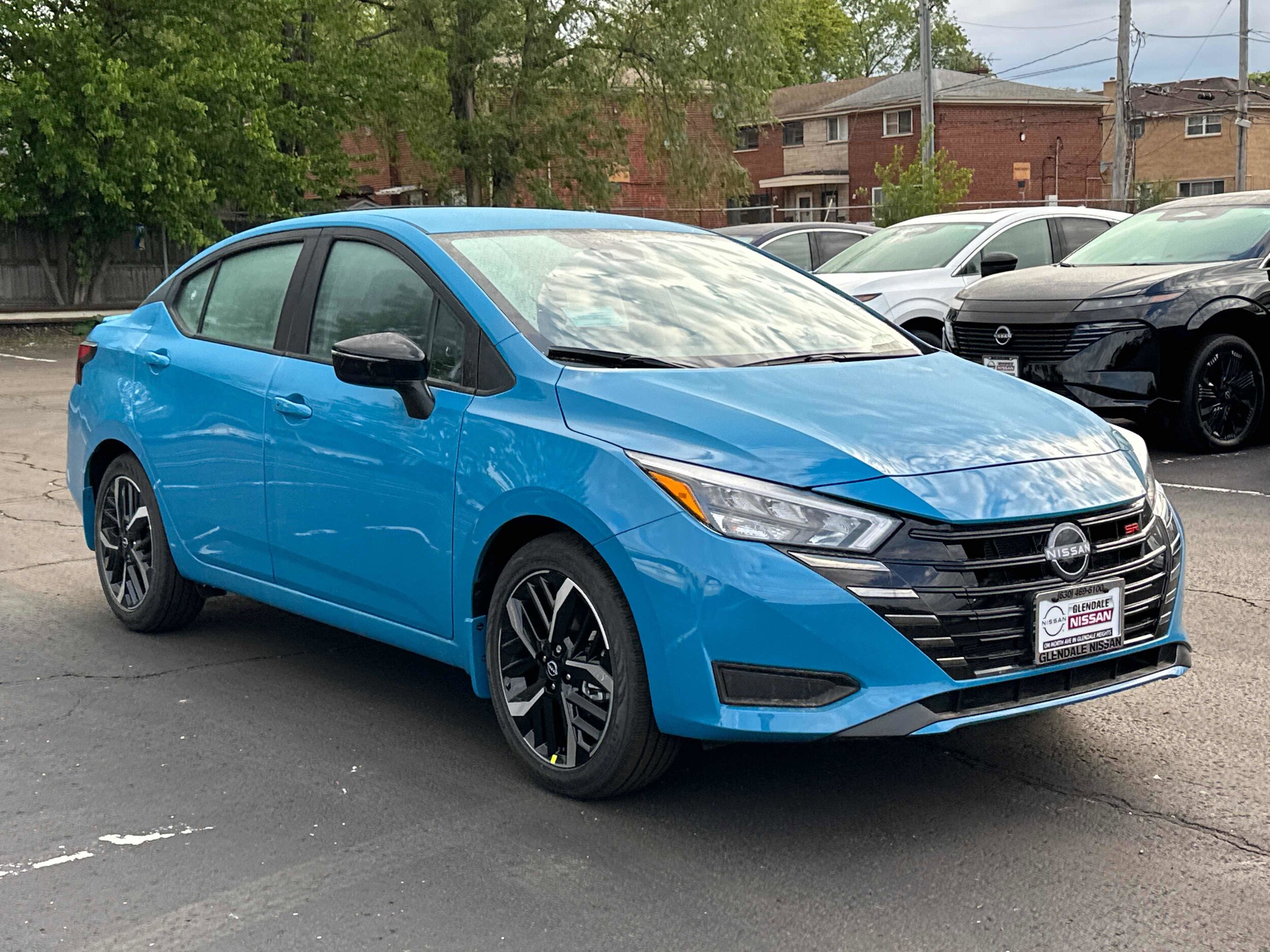 2025 Nissan Versa SR photo 3