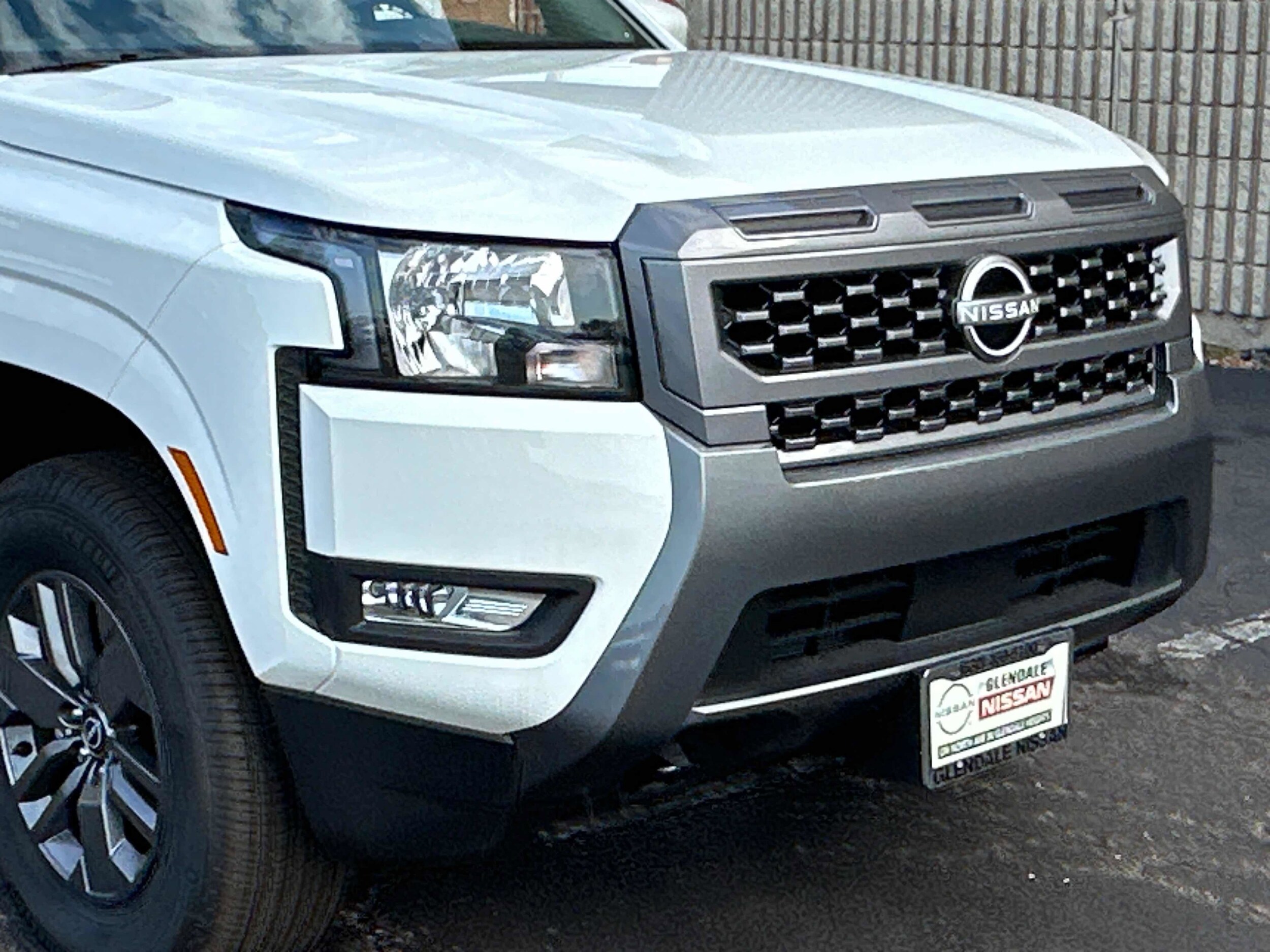 2025 Nissan Frontier Crew Cab SV photo 4