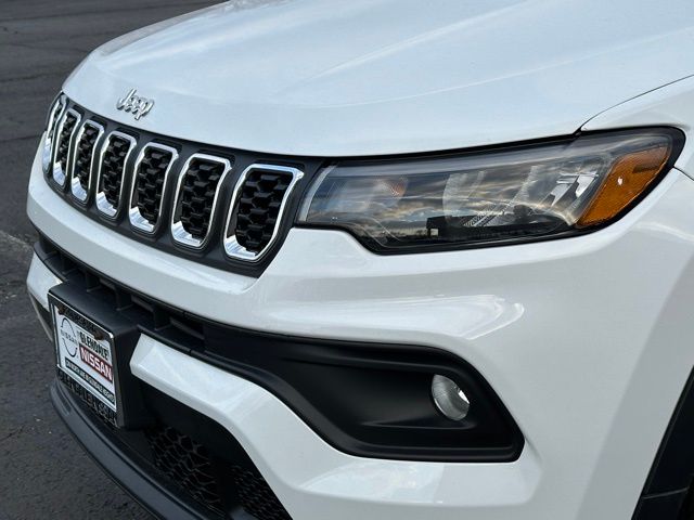 2025 Jeep Compass Latitude photo 3
