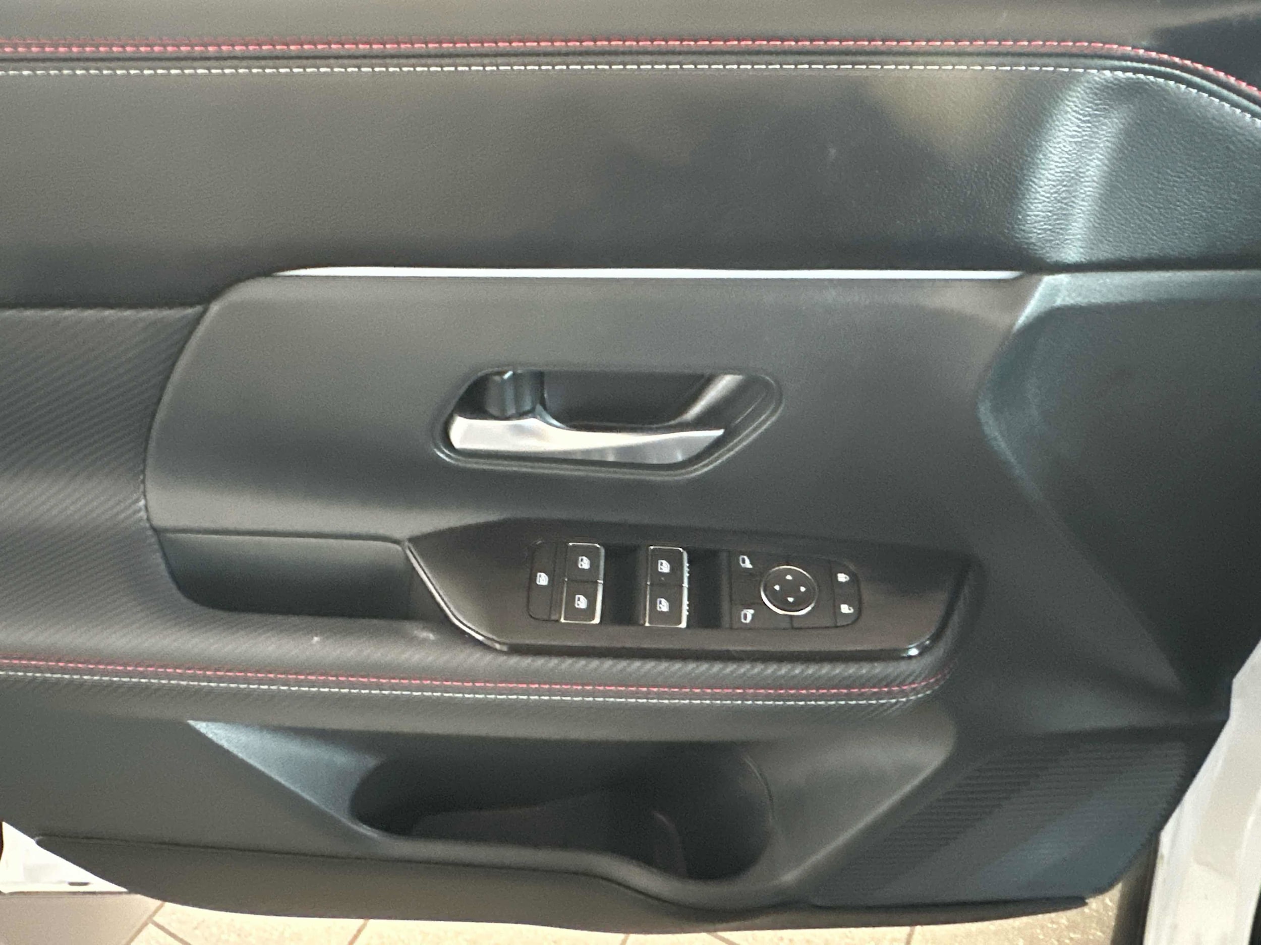 2025 Nissan Kicks SR AWD - Photo 16