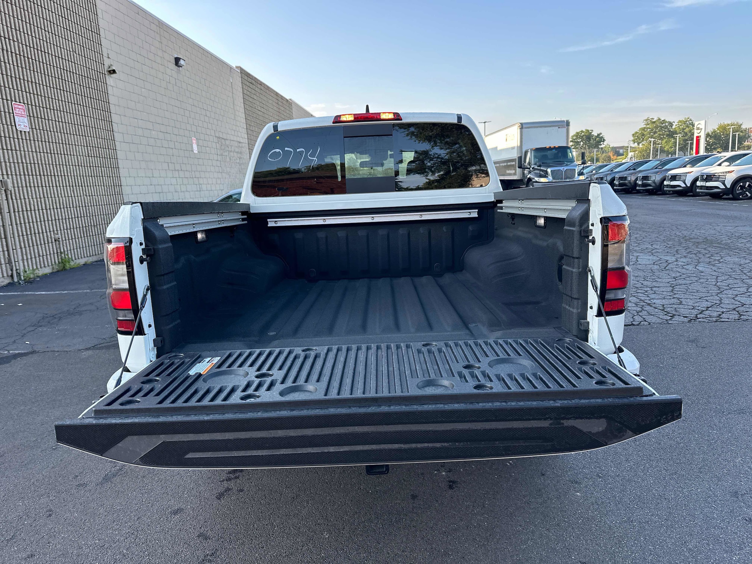2026 Nissan Frontier SV - Photo 14