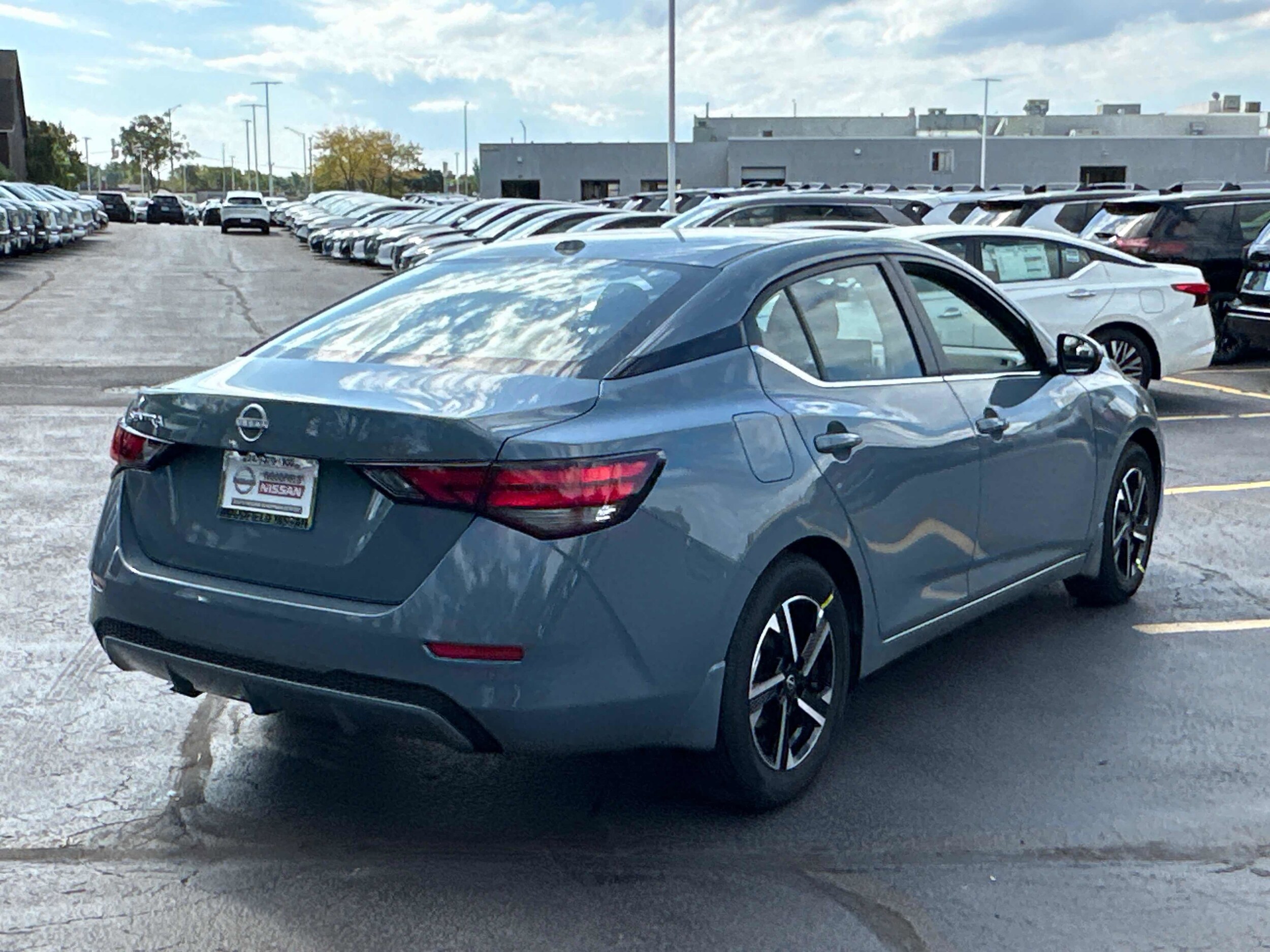 2025 Nissan Sentra SV photo 4