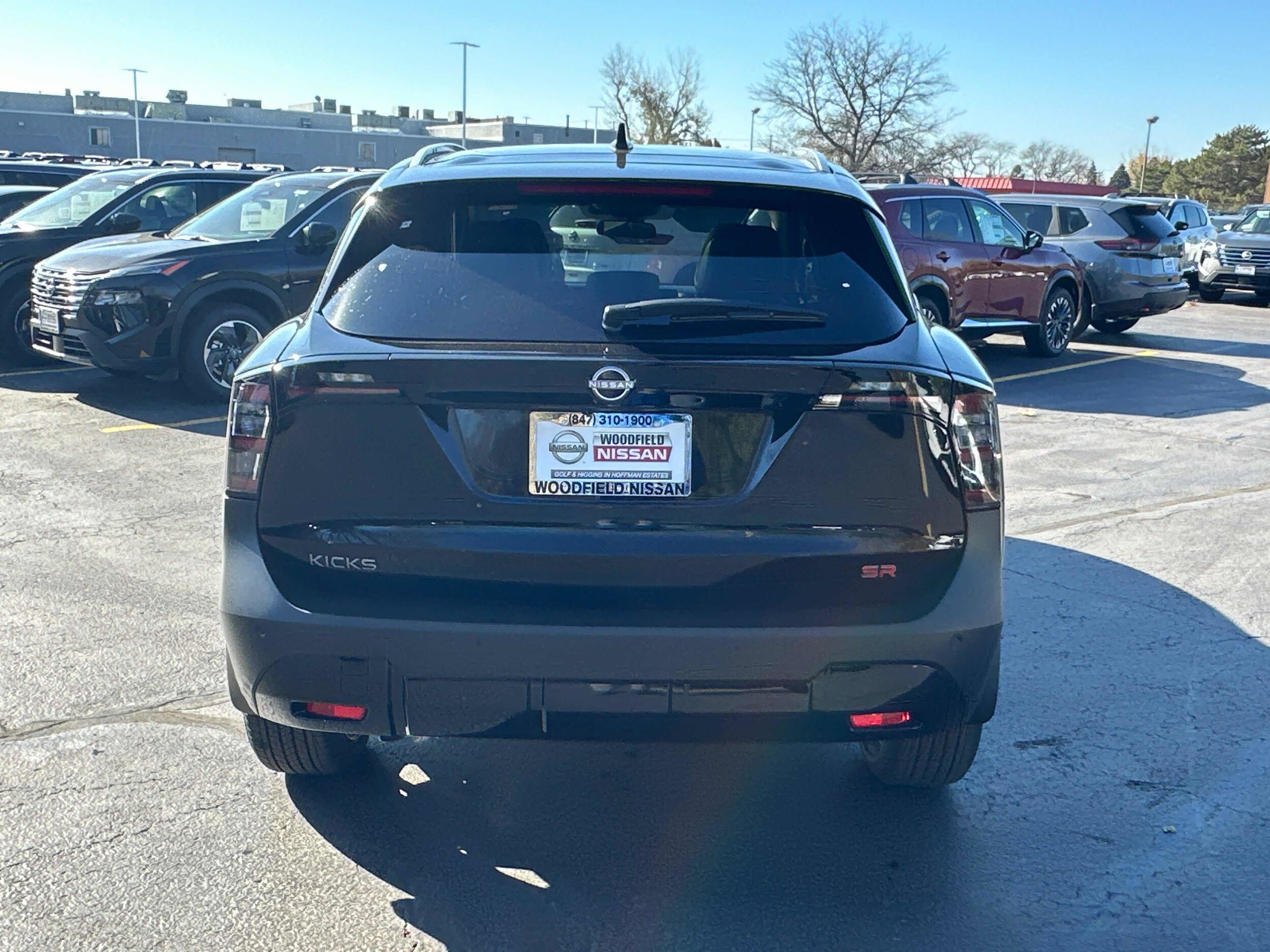 2026 Nissan Kicks SR photo 3