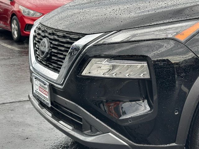 2023 Nissan Rogue SL photo 3