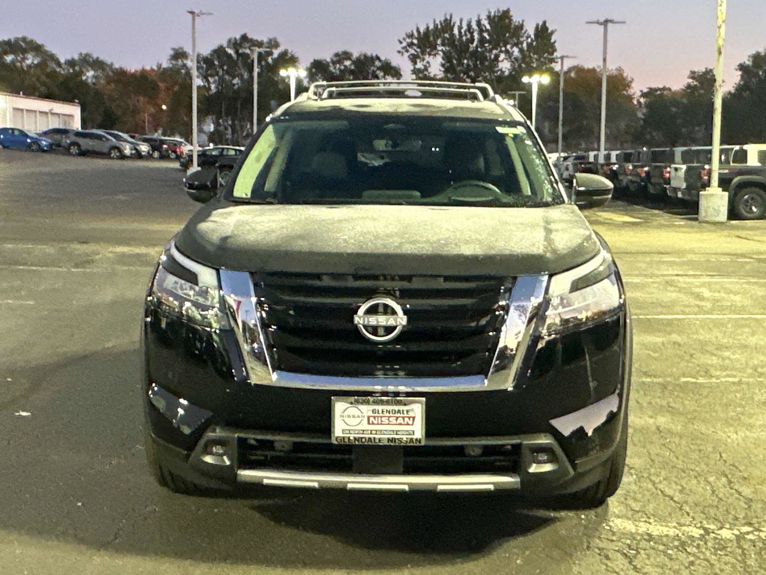 2025 Nissan Pathfinder Platinum photo 2