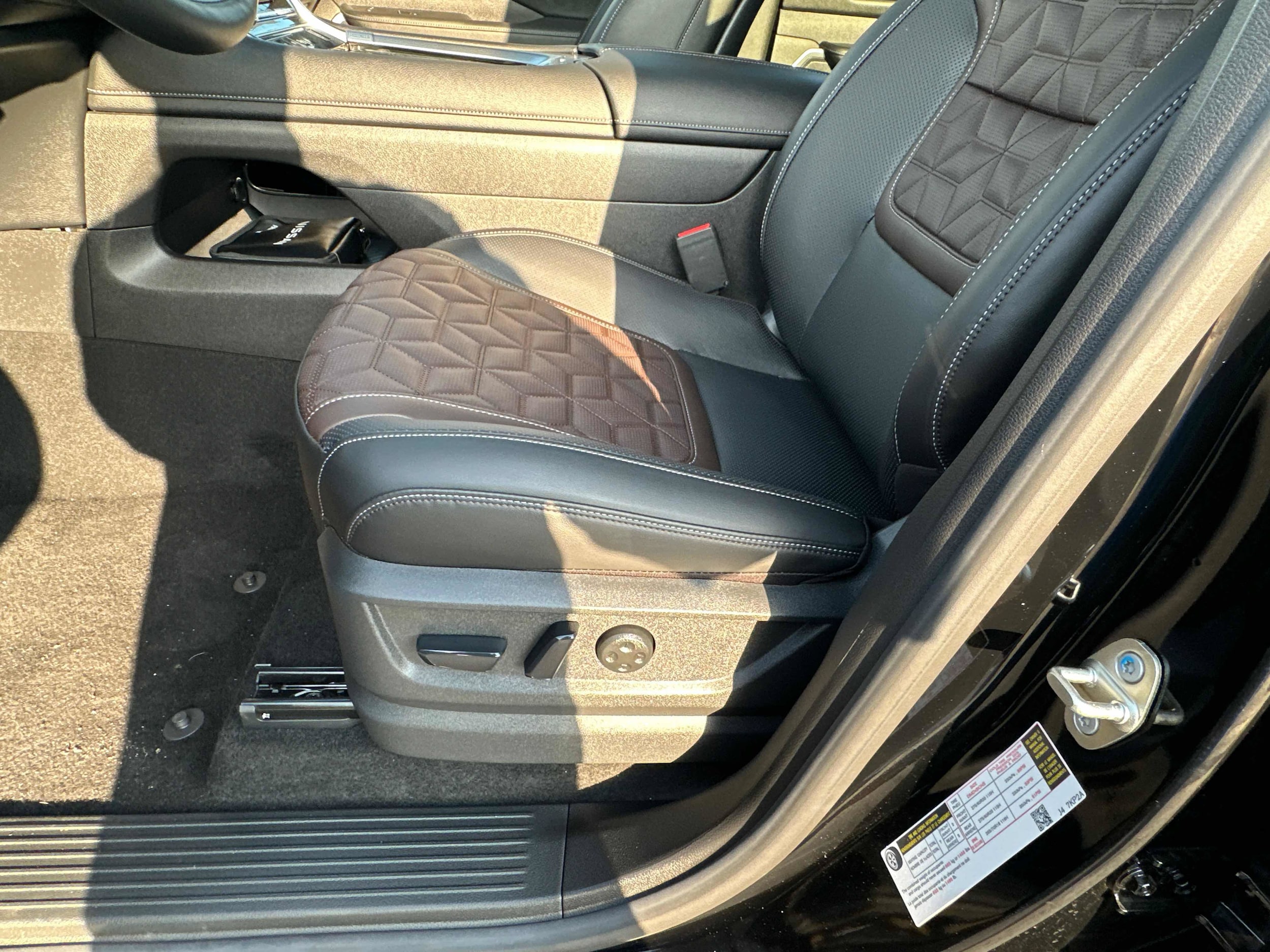2026 Nissan Armada Platinum - Photo 27
