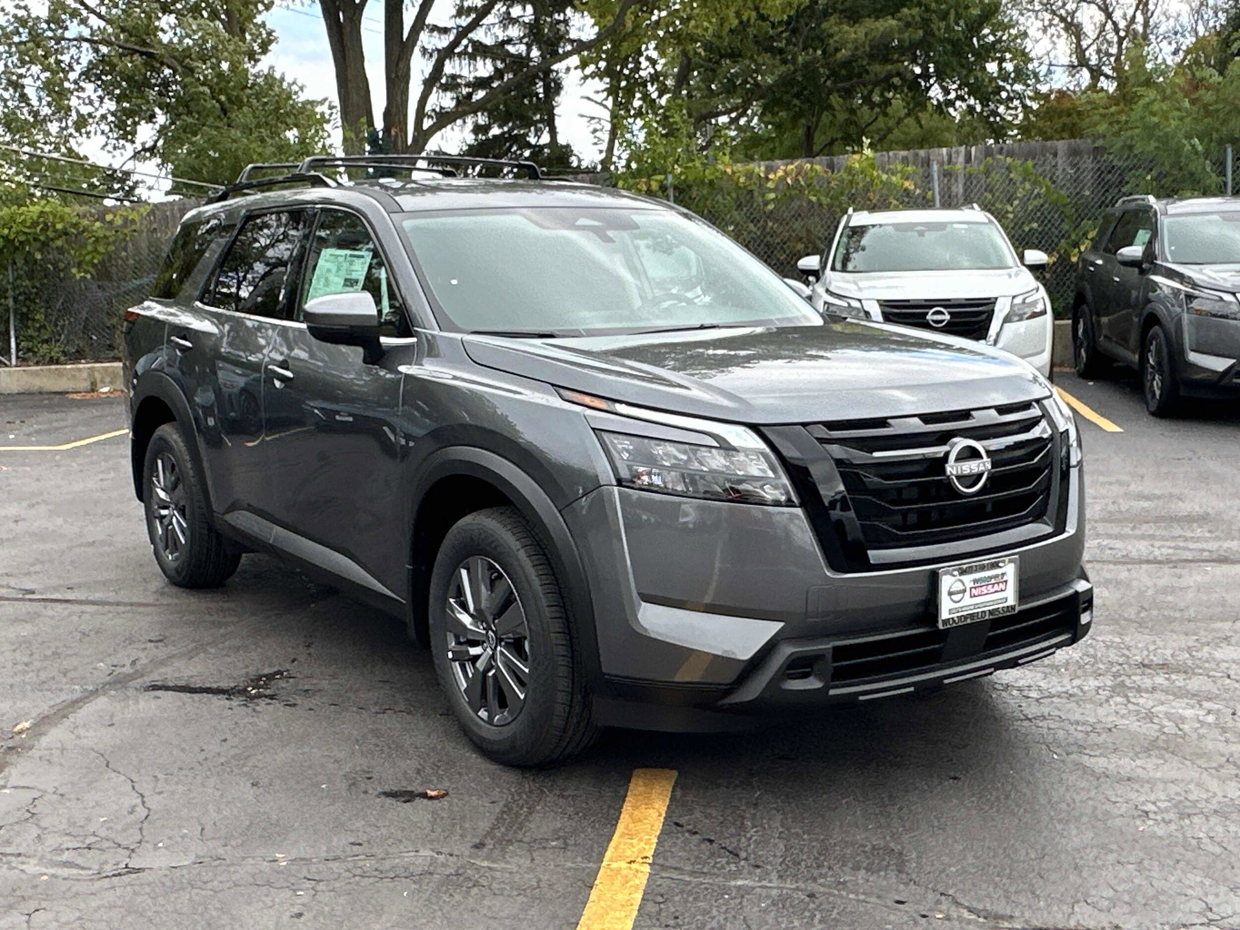2025 Nissan Pathfinder SV photo 3