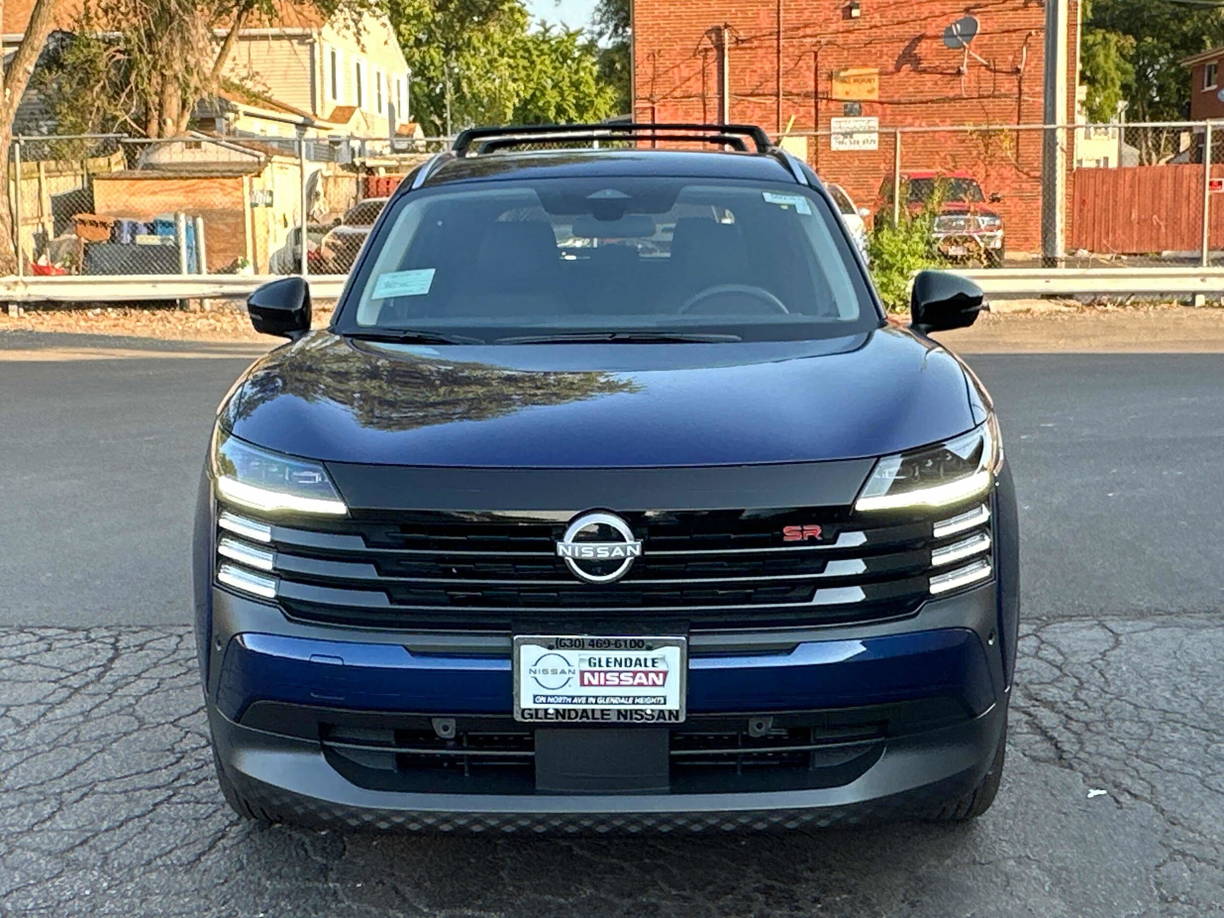 2026 Nissan Kicks SR photo 2