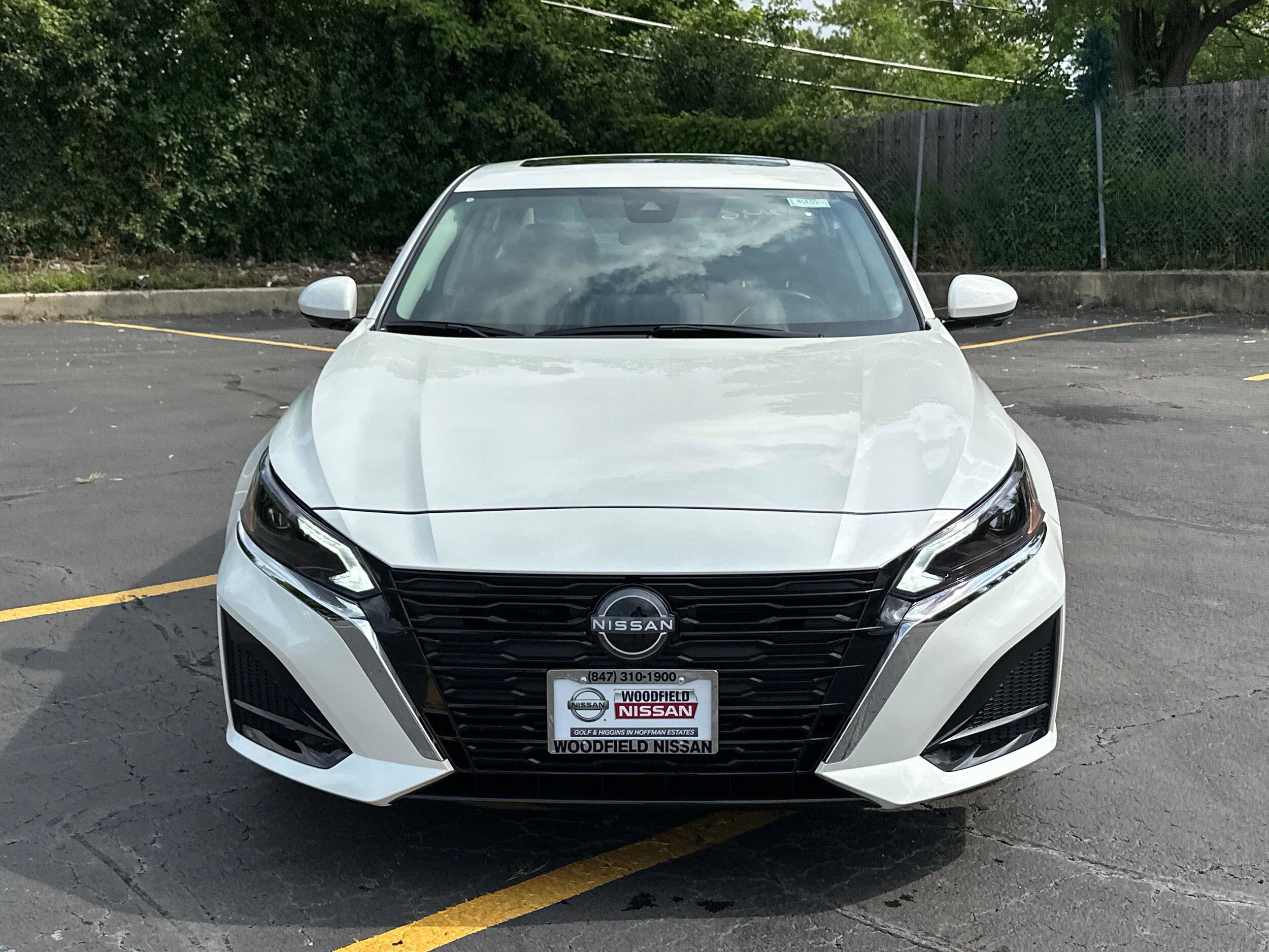 2025 Nissan Altima SL photo 2